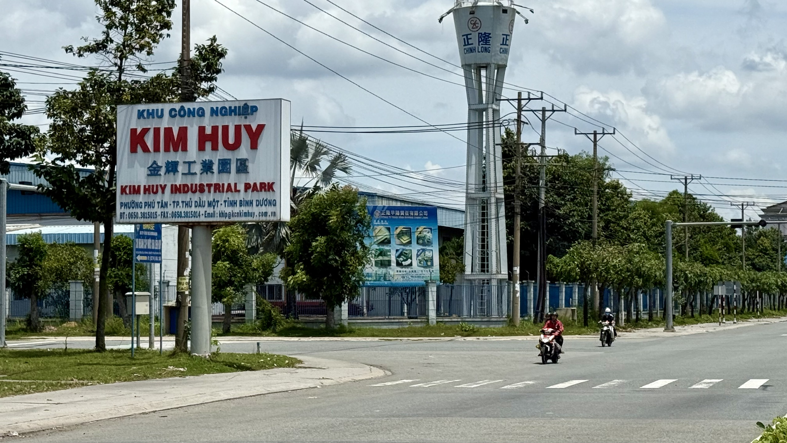 Cô gái ở phường Bình Dương cầm cố xe máy rồi báo tin bị cướp- Ảnh 2. Cô gái ở phường Bình Dương cầm cố xe máy rồi báo tin bị cướp- Ảnh 2.