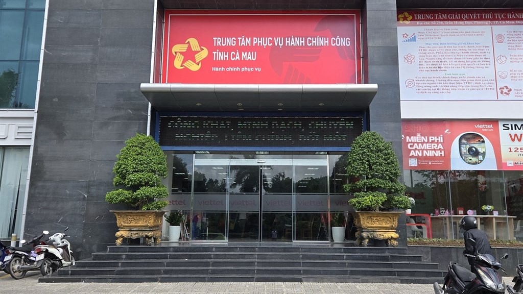 Cà Mau: Trung tâm hành chính công 'bật dậy' mạnh mẽ sau hợp nhất bộ máy - Ảnh 1.