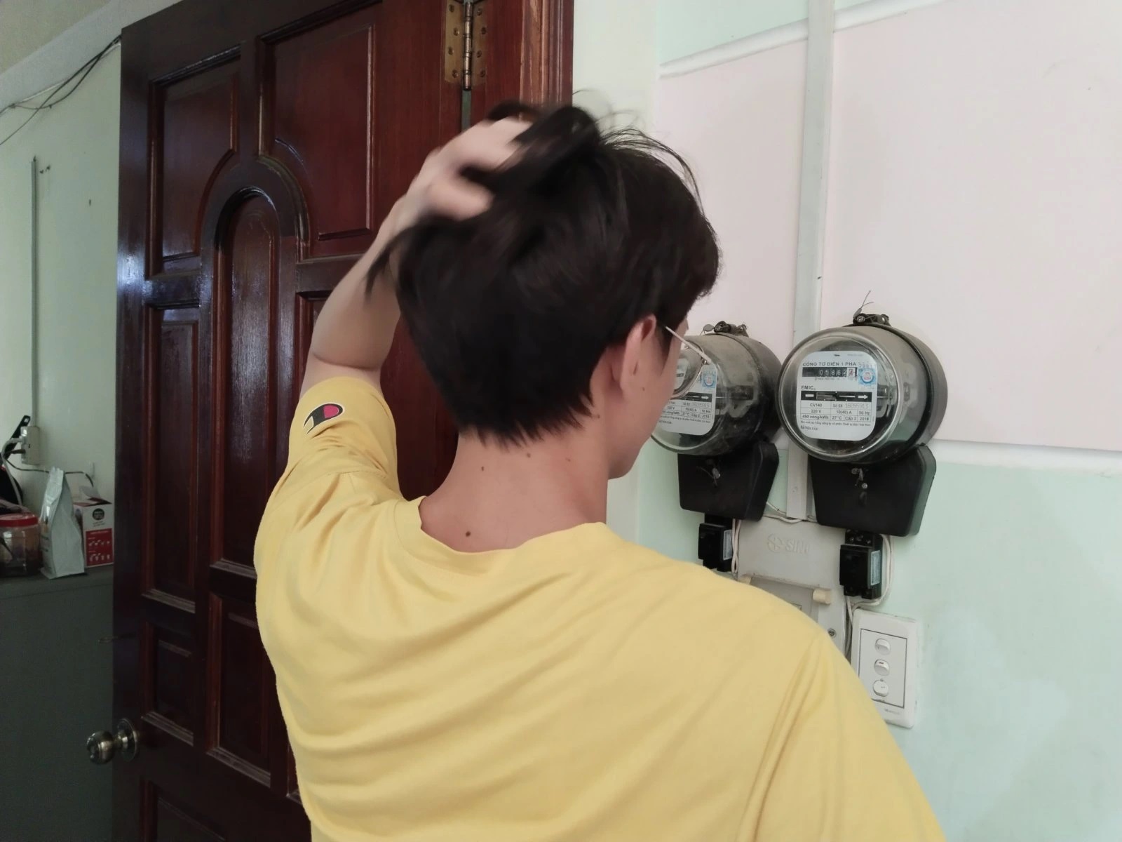 Tranh luận chuyện 'chủ trọ thu tiền điện, nước cao hơn quy định'- Ảnh 1. Tranh luận chuyện 'chủ trọ thu tiền điện, nước cao hơn quy định'- Ảnh 1.