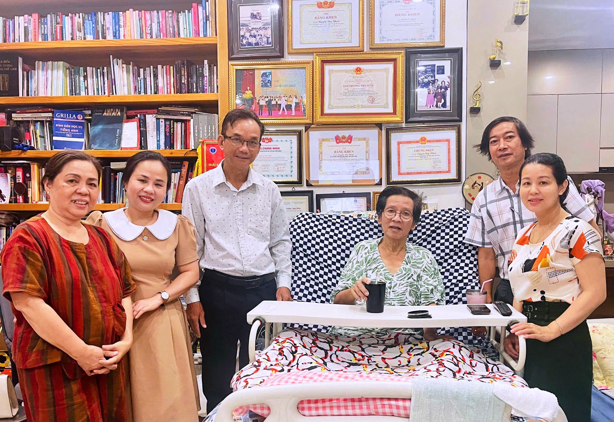 Veteran musician of Central Vietnam Nguyen Duy Khoi passed away due to serious illness - Photo 2. Nhạc sĩ 'lão làng' của miền Trung Nguyễn Duy Khoái qua đời vì trọng bệnh- Ảnh 2.