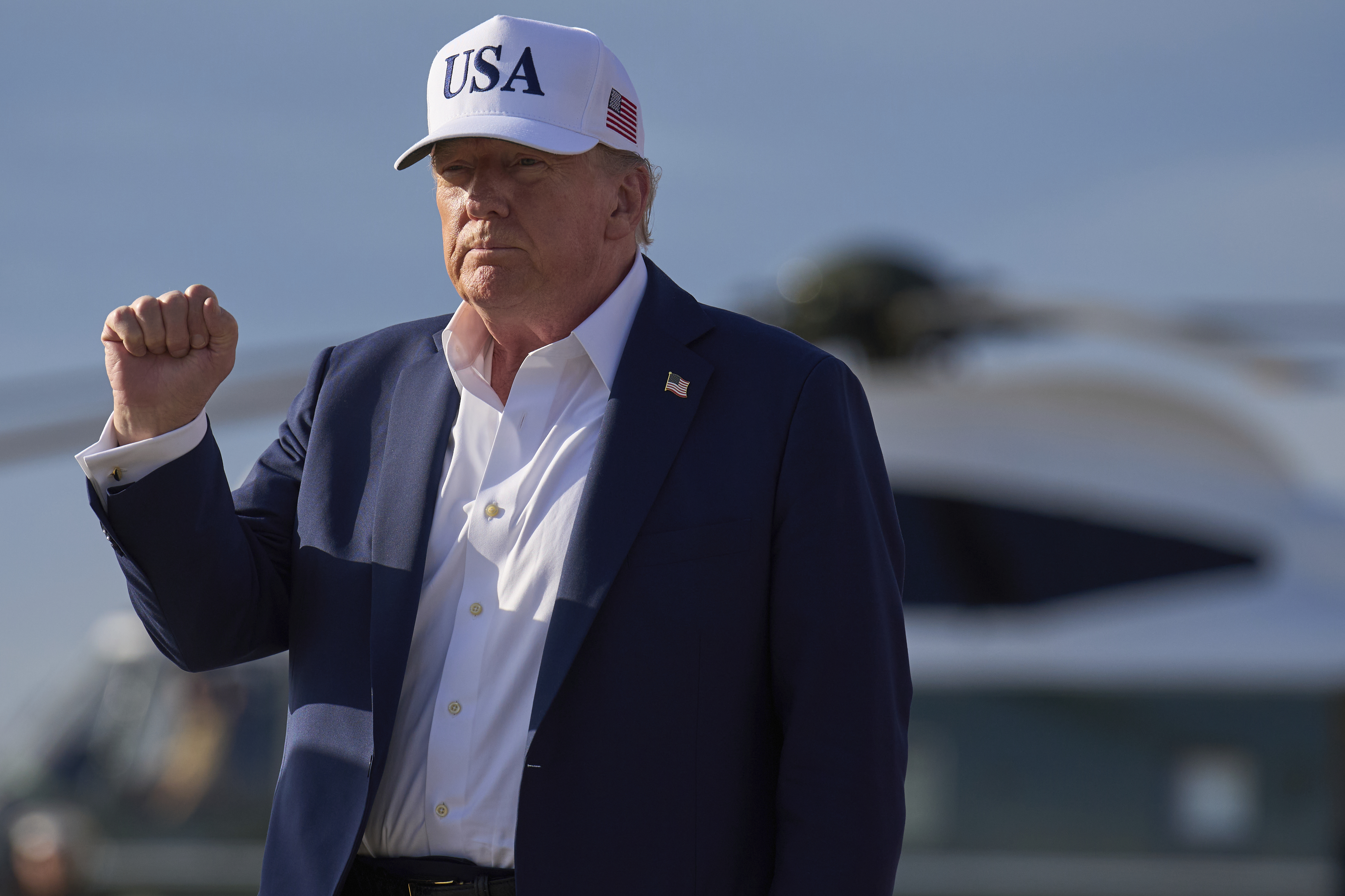 Ông Trump nói Mỹ sắp đạt loạt thỏa thuận thương mại lớn- Ảnh 1.