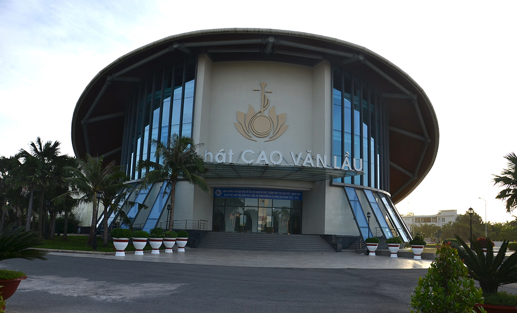 Cao Van Lau اور 'Da Co Hoai Lang' - تصویر 3۔ Cao Văn Lầu và 'Dạ cổ hoài lang'- Ảnh 3.