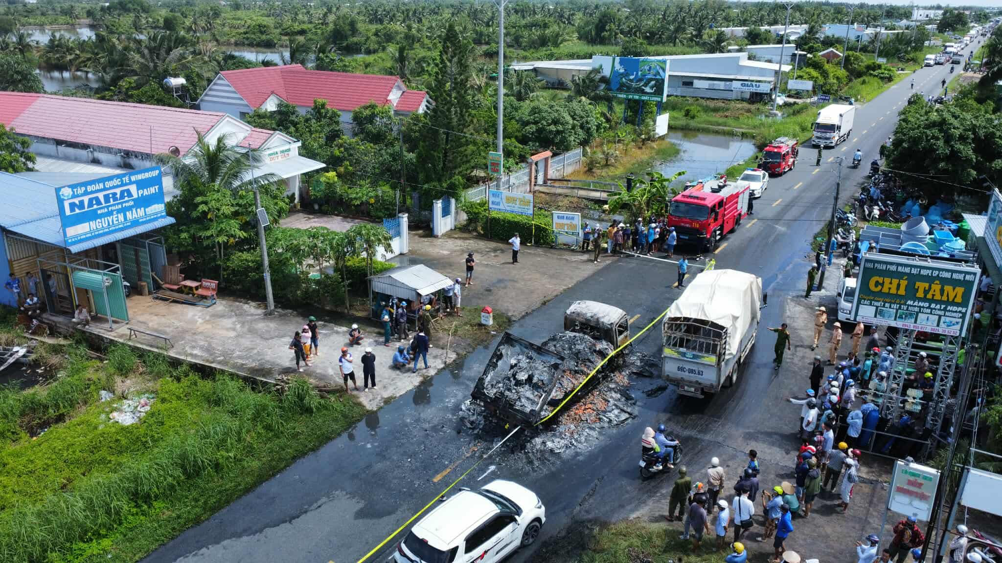 Tai nạn tại Cà Mau: 2 người tử vong tại chỗ, 2 xe cháy rụi- Ảnh 2.