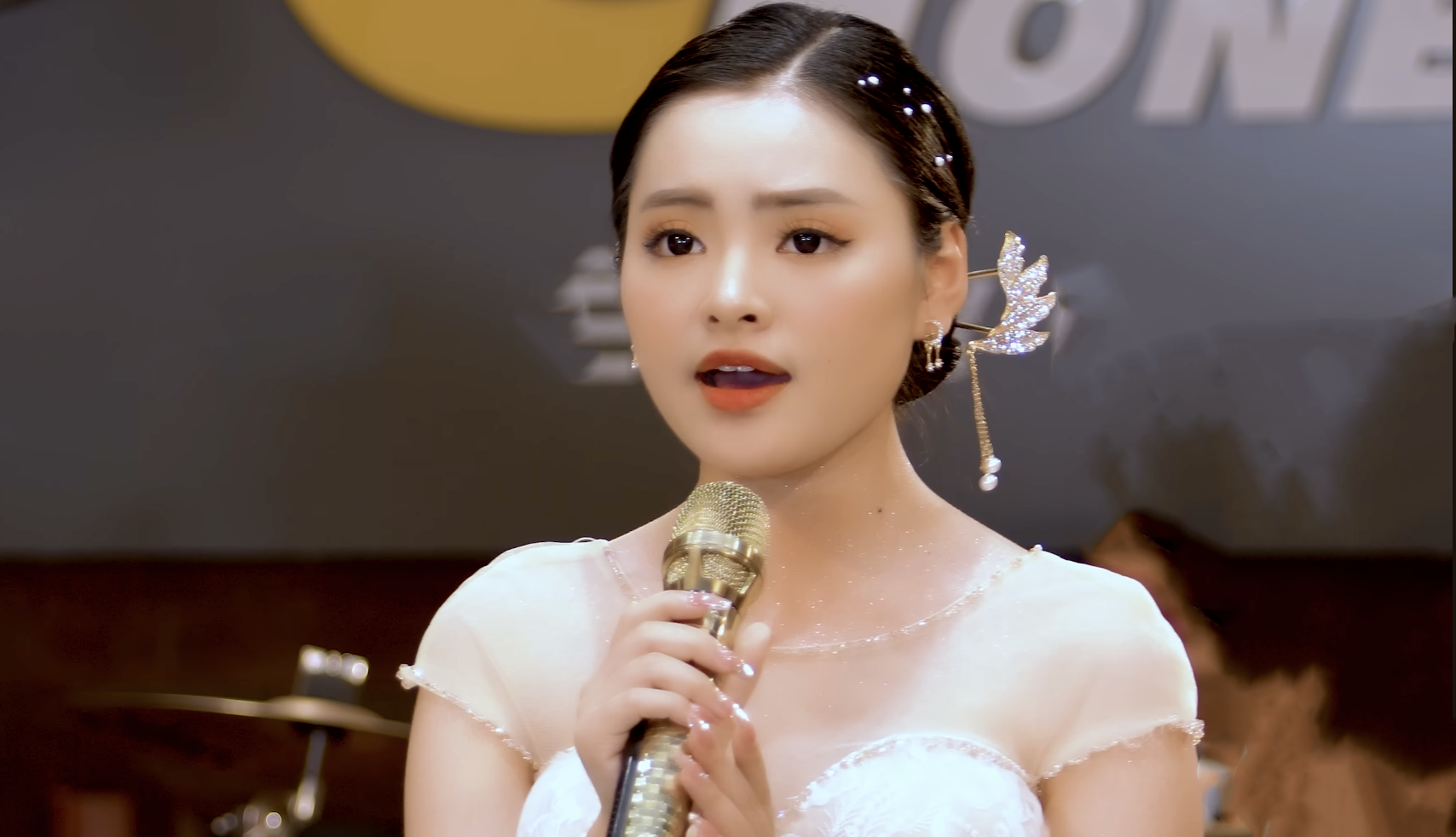 Ca sĩ bolero Thu Hường từng được nhận xét là 'bản sao' Như Quỳnh giờ ra sao? - Ảnh 4.