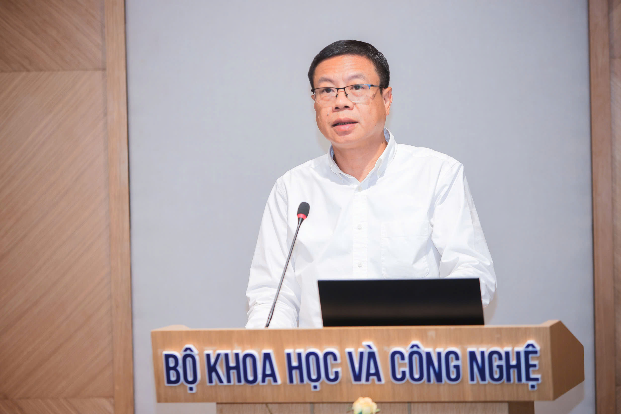 Bộ KH-CN nêu giải pháp hạn chế sữa giả, thực phẩm chức năng giả- Ảnh 2. Bộ KH-CN nêu giải pháp hạn chế sữa giả, thực phẩm chức năng giả- Ảnh 2.