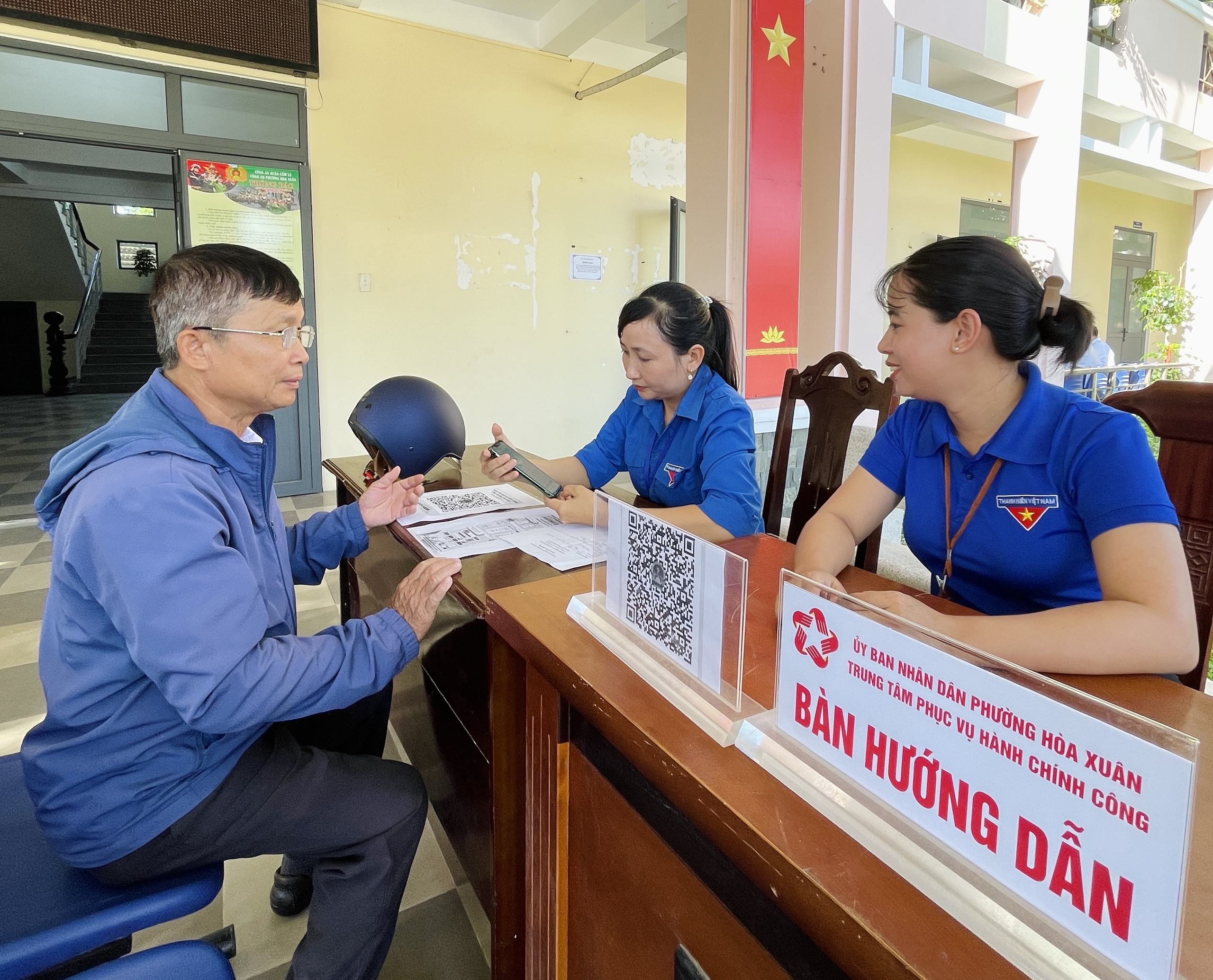 Áo xanh tình nguyện hè ‘đưa số hóa về làng’ Áo xanh tình nguyện hè ‘đưa số hóa về làng’