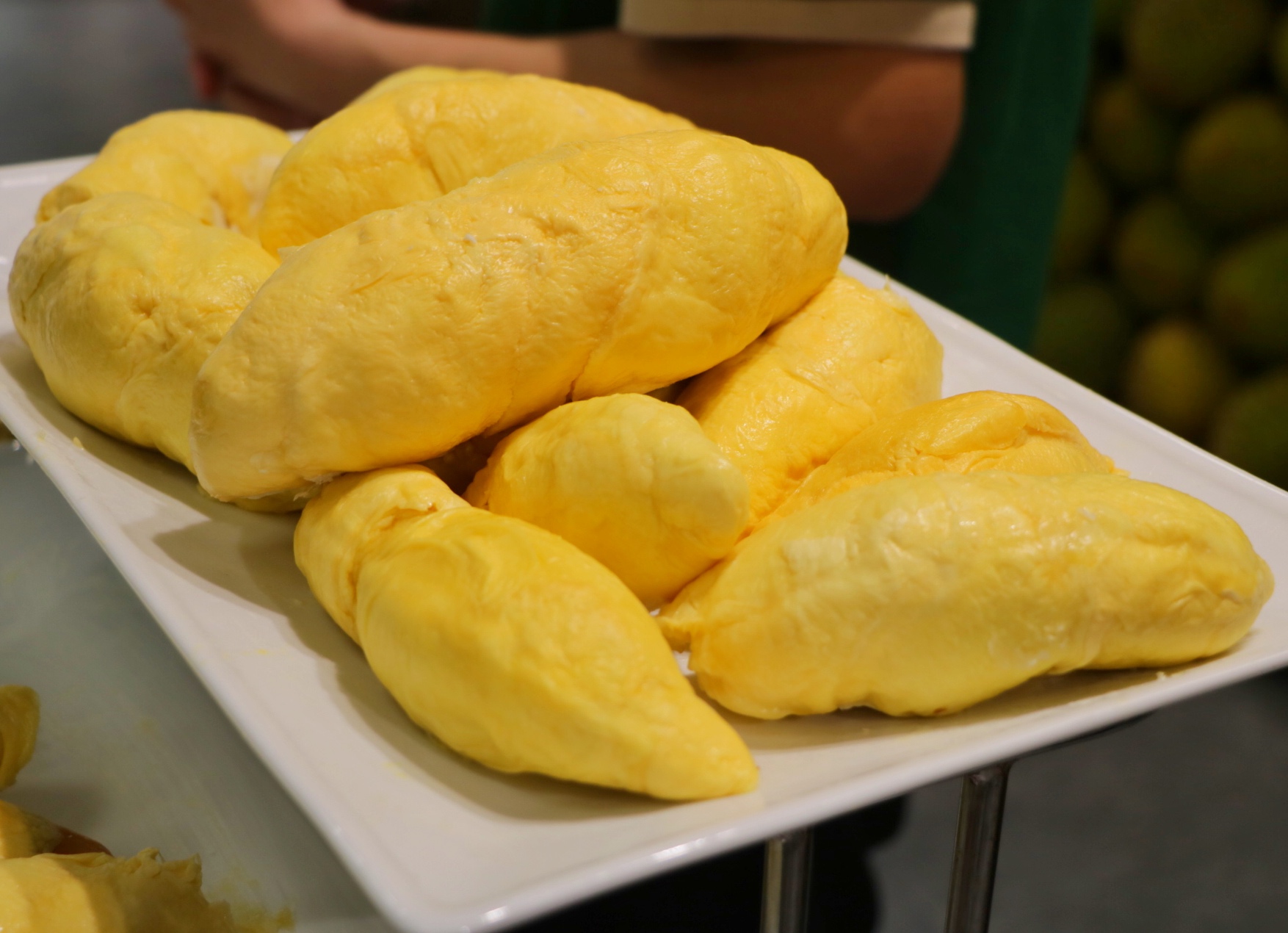 Buffet sầu riêng 'độc lạ' ở TP.HCM: Hết sạch gần 2 tấn, ngừng nhận khách sớm - Ảnh 2.