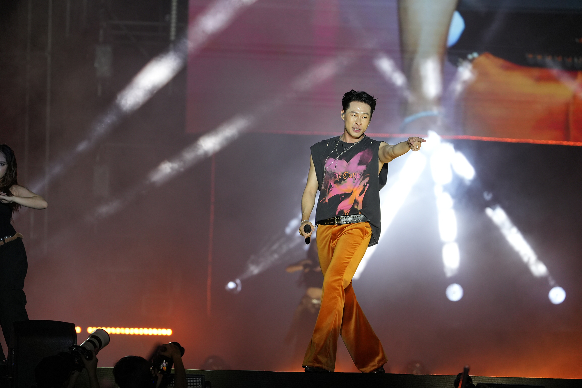 Dàn anh trai, anh tài khuấy đảo đêm nhạc tại Huế - Ảnh 7.