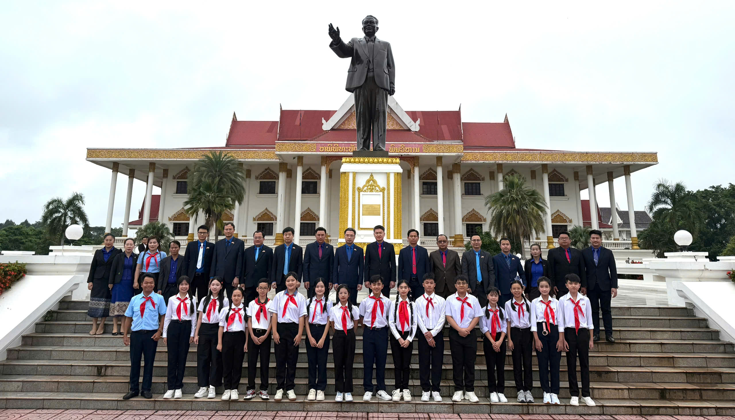 Bí thư T.Ư Đoàn Lào ấn tượng với cuộc cách mạng tinh gọn bộ máy của Việt Nam- Ảnh 3. Bí thư T.Ư Đoàn Lào ấn tượng với cuộc cách mạng tinh gọn bộ máy của Việt Nam- Ảnh 3.