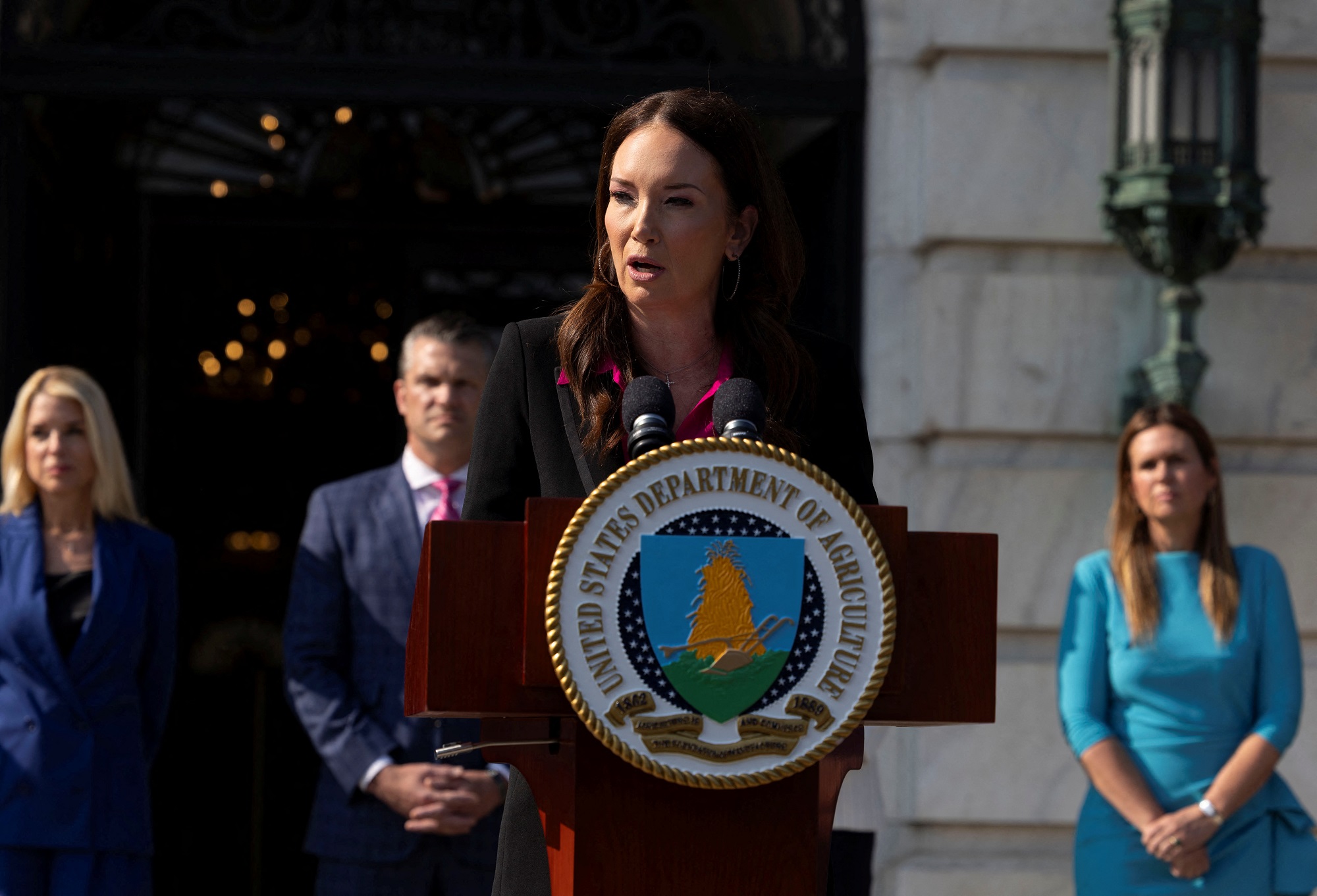 Mỹ hạn chế nhà đầu tư Trung Quốc mua đất nông nghiệp- Ảnh 1.