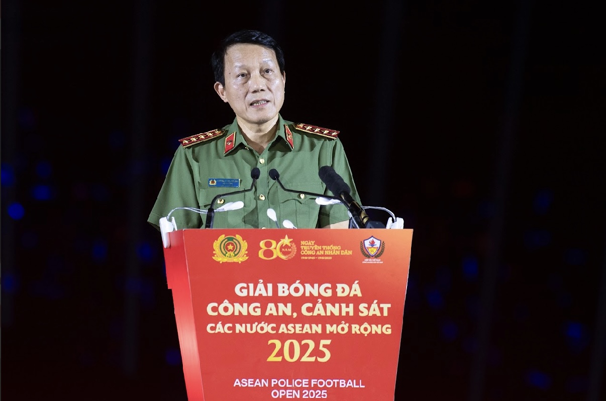 Thủ tướng Phạm Minh Ch&iacute;nh dự lễ khai mạc giải b&oacute;ng đ&aacute; C&ocirc;ng an-Cảnh s&aacute;t ASEAN - Ảnh 2.