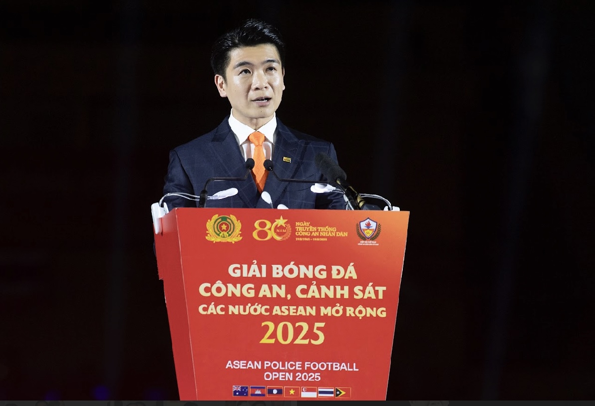 Thủ tướng Phạm Minh Ch&iacute;nh dự lễ khai mạc giải b&oacute;ng đ&aacute; C&ocirc;ng an-Cảnh s&aacute;t ASEAN - Ảnh 4.