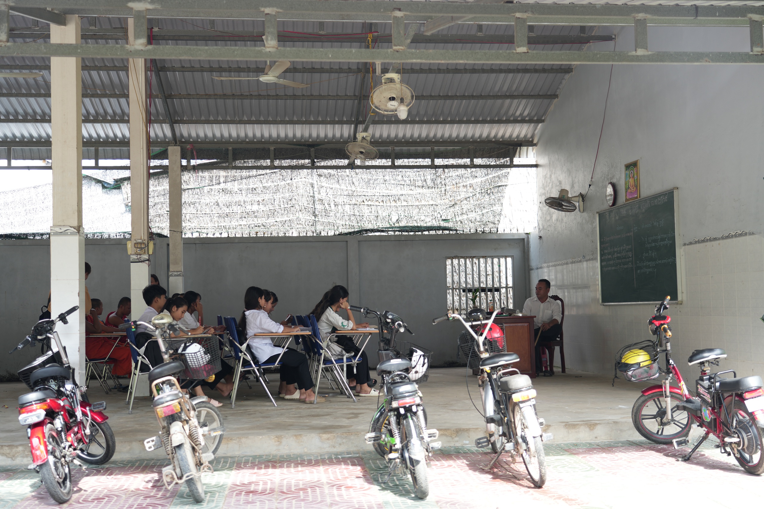 Hogyan őrzi és népszerűsíti Vinh Long az etnikai kisebbségek khmer nyelvét? - 8. kép Vĩnh Long gìn giữ, phát huy ngôn ngữ Khmer của đồng bào dân tộc như thế nào?- Ảnh 8.