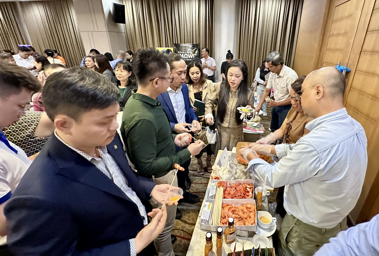 Đưa thủy sản xuất khẩu đến bàn ăn người Việt- Ảnh 1.