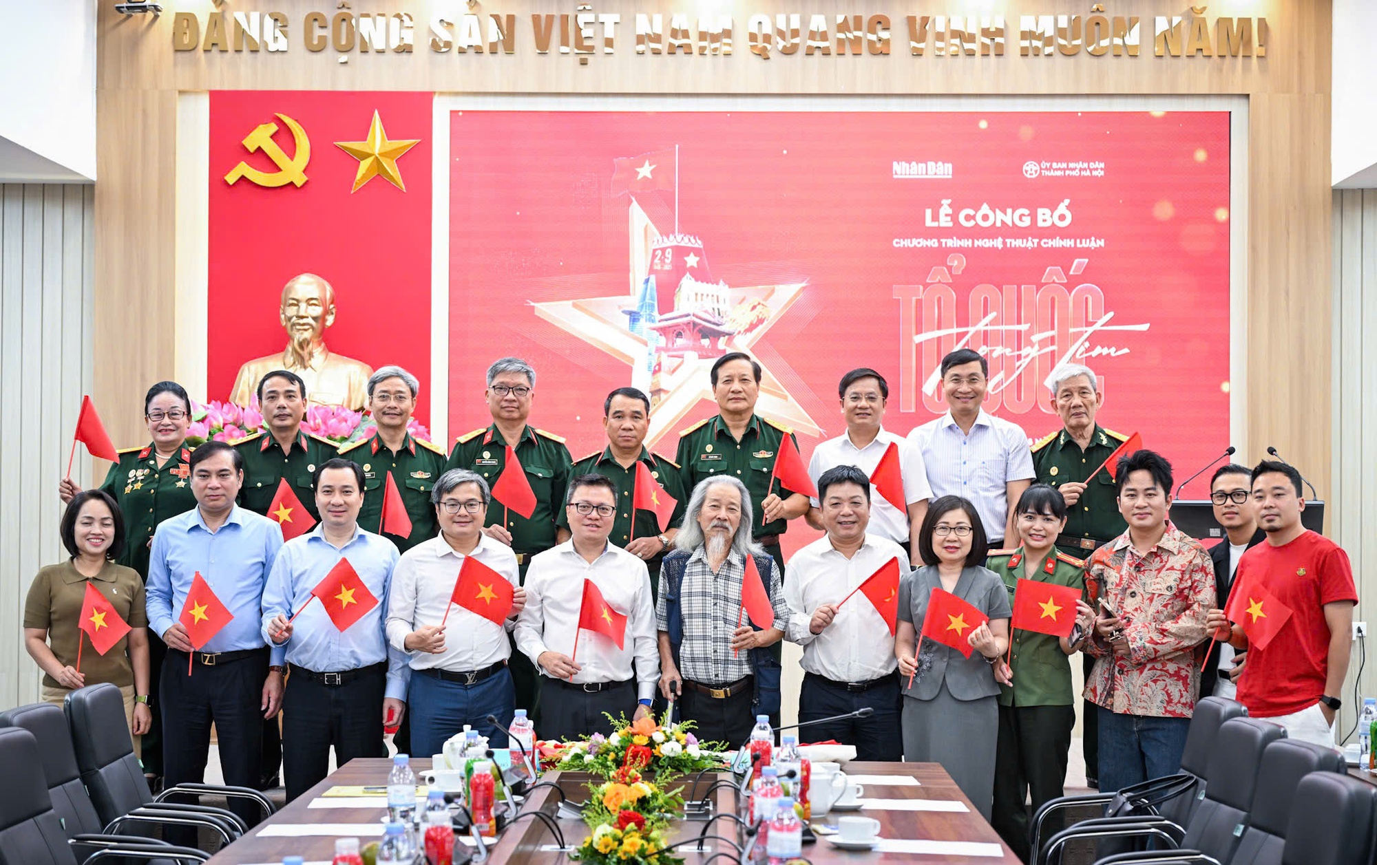 Chương trình Tổ quốc trong tim: Món quà nghệ thuật ý nghĩa cho nhân dân - Ảnh 1.