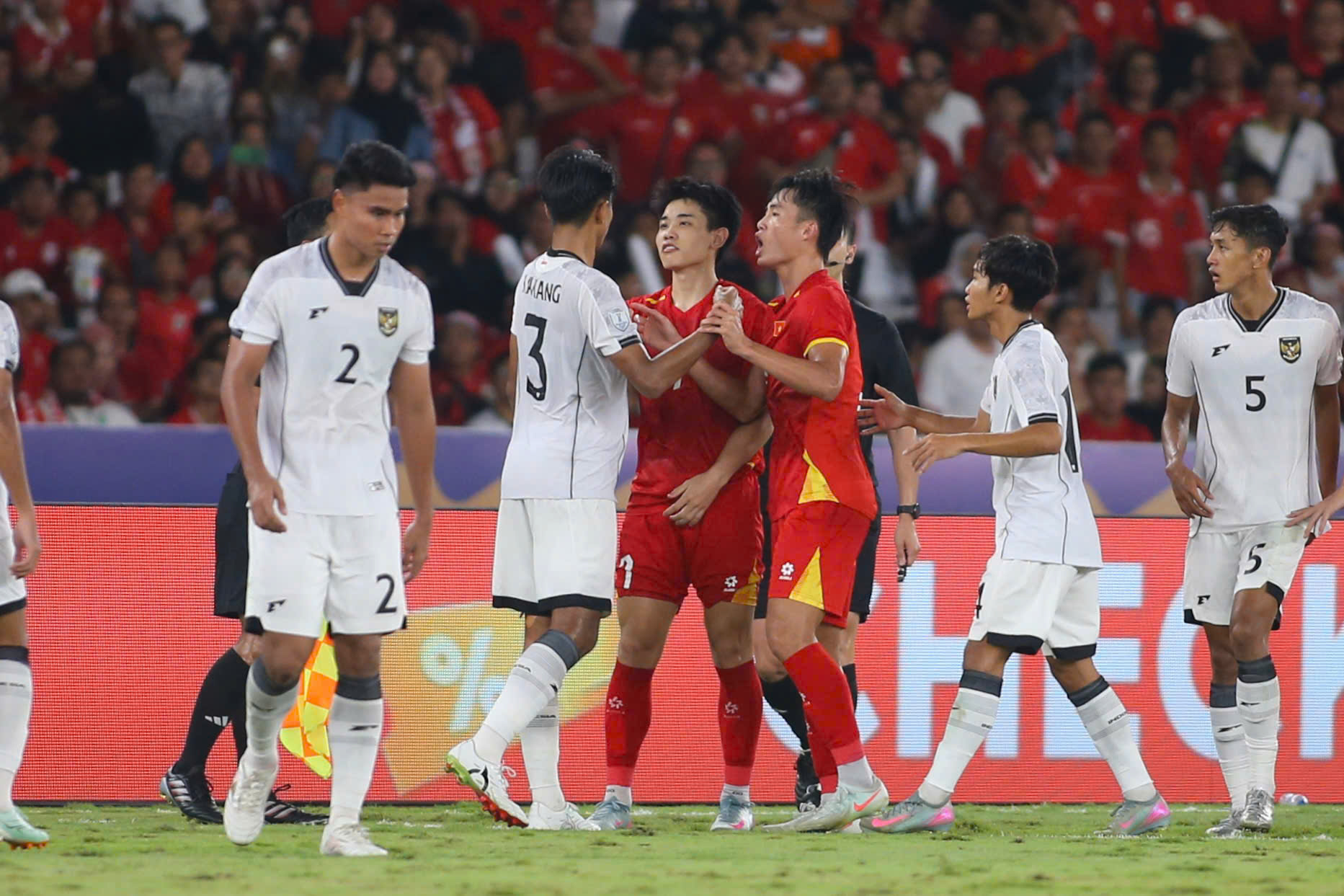 Sub-23 perdeu para o Vietnã Sub-23, grande chefe do futebol indonésio rejeitou uma ideia 'única' - Foto 1. U.23 thua liểng xiểng U.23 Việt Nam, sếp lớn bóng đá Indonesia bác bỏ một ý tưởng ‘độc lạ’- Ảnh 1.