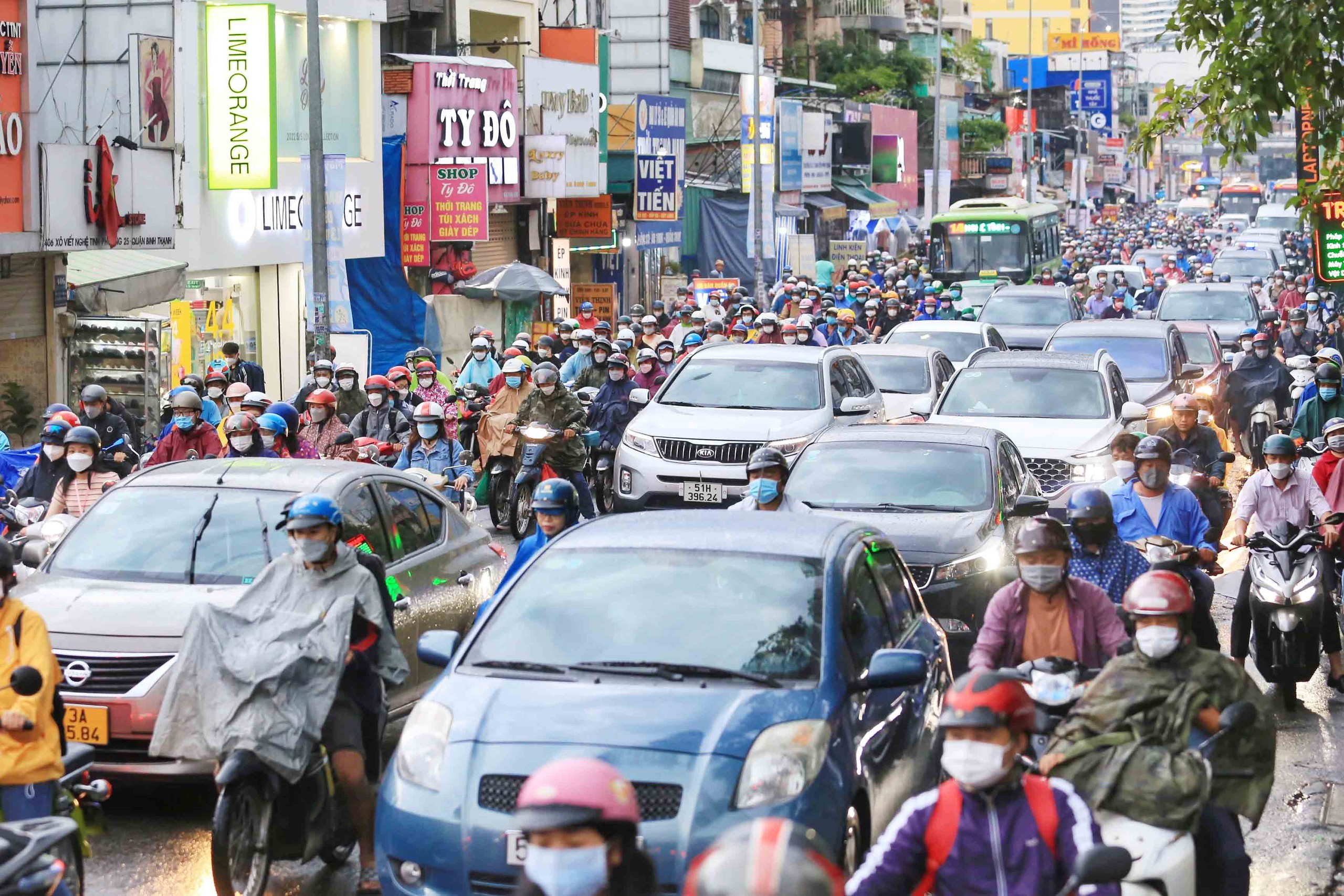 TP.HCM lên kế hoạch hạn chế xe xăng vào trung tâm- Ảnh 2. TP.HCM lên kế hoạch hạn chế xe xăng vào trung tâm- Ảnh 2.
