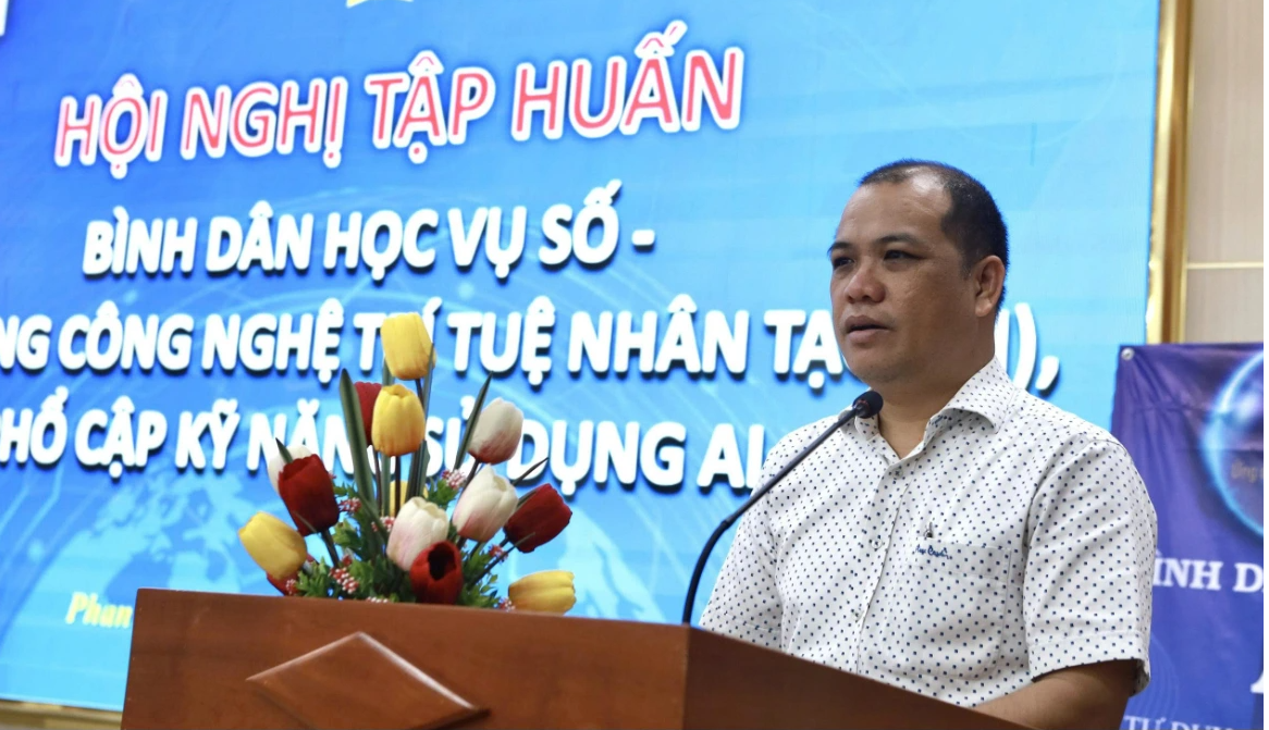 Lâm Đồng: Lớp học 'bình dân học vụ số AI' giúp cán bộ phường tăng tốc cải cách - Ảnh 2. Lâm Đồng: Lớp học 'bình dân học vụ số AI' giúp cán bộ phường tăng tốc cải cách - Ảnh 2.