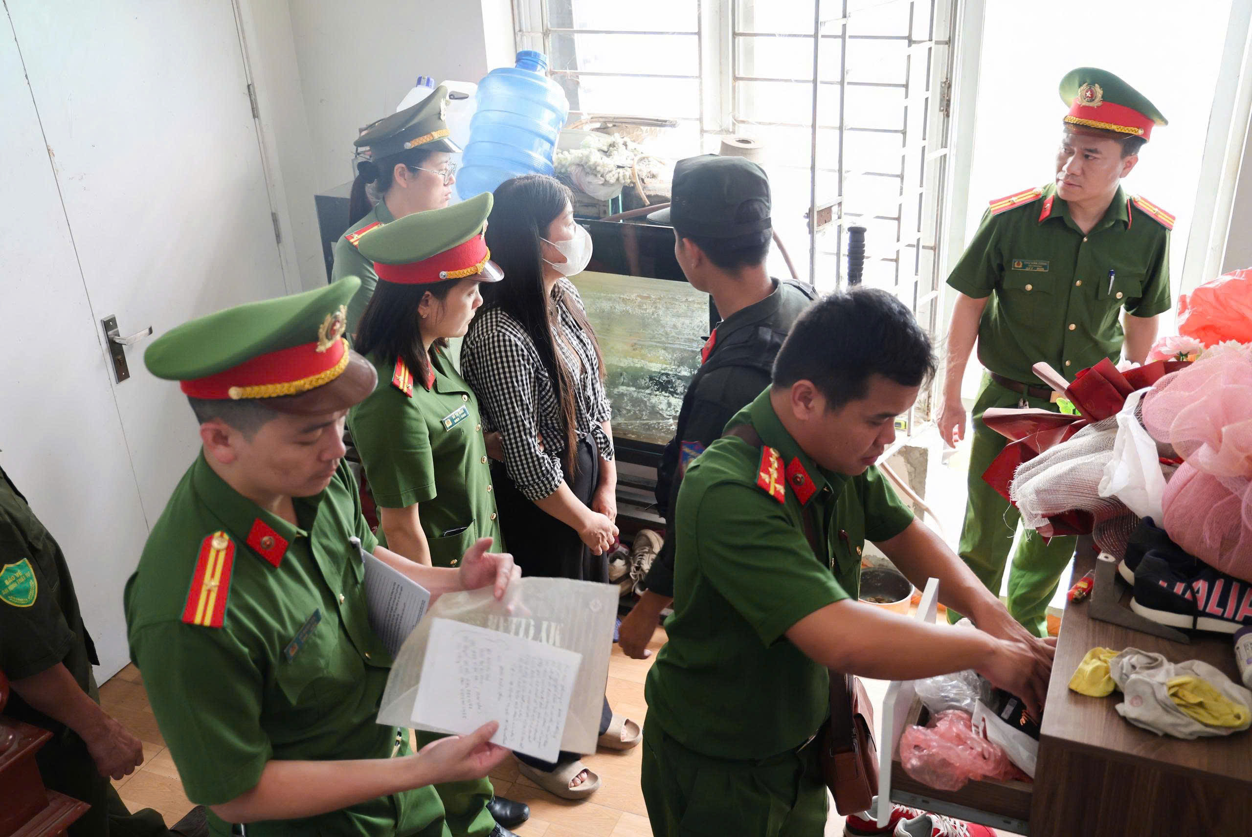 Công an thông tin việc bắt giam Admin nhóm 'Luật giao thông và An toàn giao thông'- Ảnh 2. Công an thông tin việc bắt giam Admin nhóm 'Luật giao thông và An toàn giao thông'- Ảnh 2.