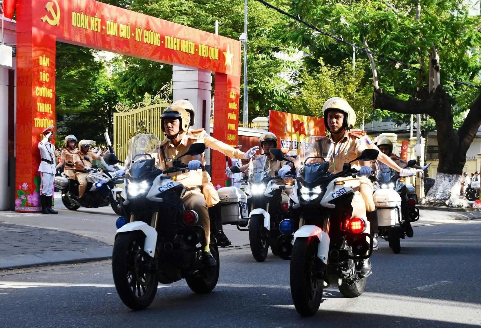 Thiếu tướng Nguyễn Hữu Hợp: Tăng sức mạnh cho 'cú đấm thép' 911 trấn áp tội phạm... - Ảnh 12.