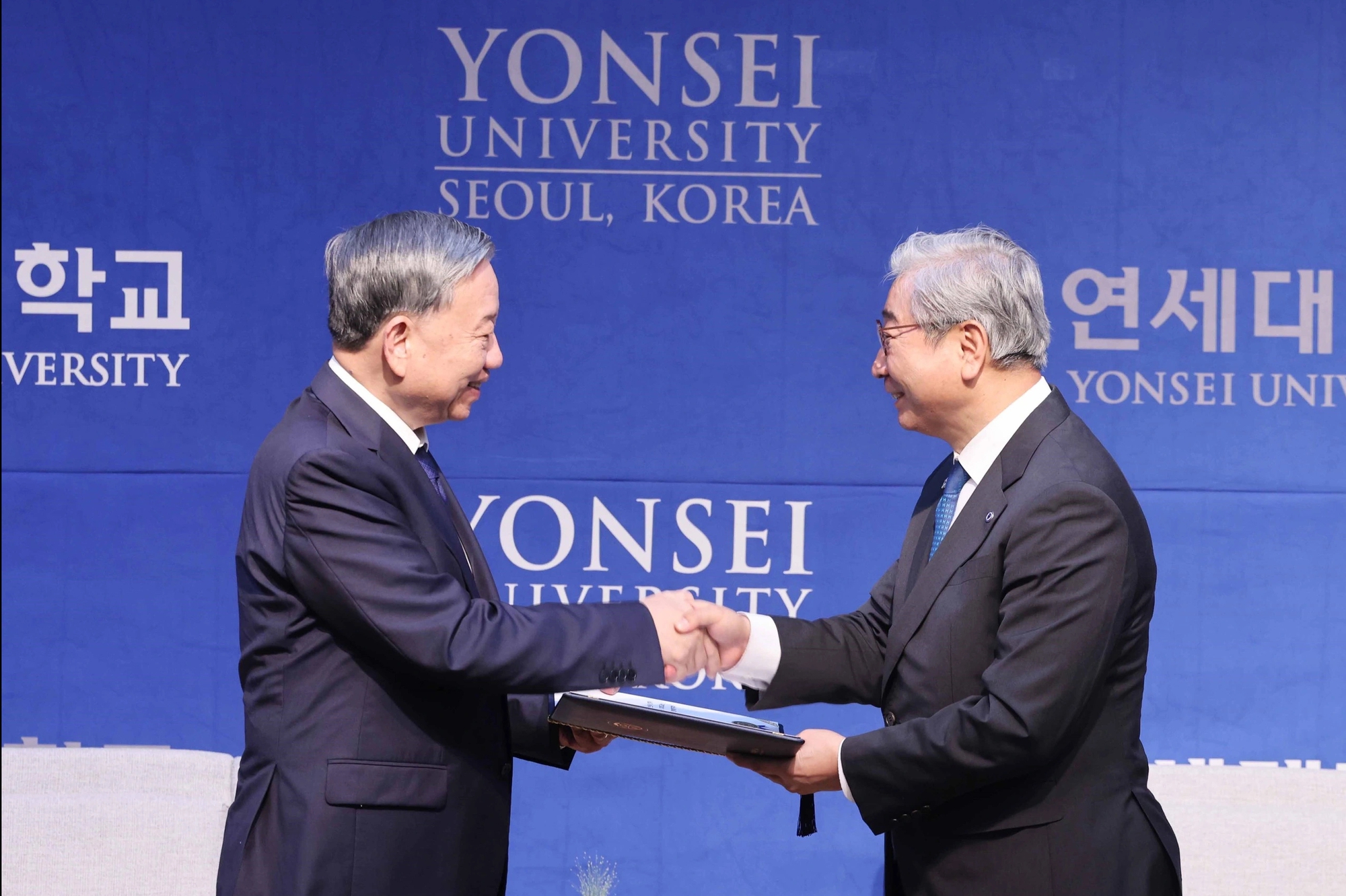 Tổng Bí thư Tô Lâm nhận bằng Tiến sĩ danh dự của Đại học Yonsei- Ảnh 1.