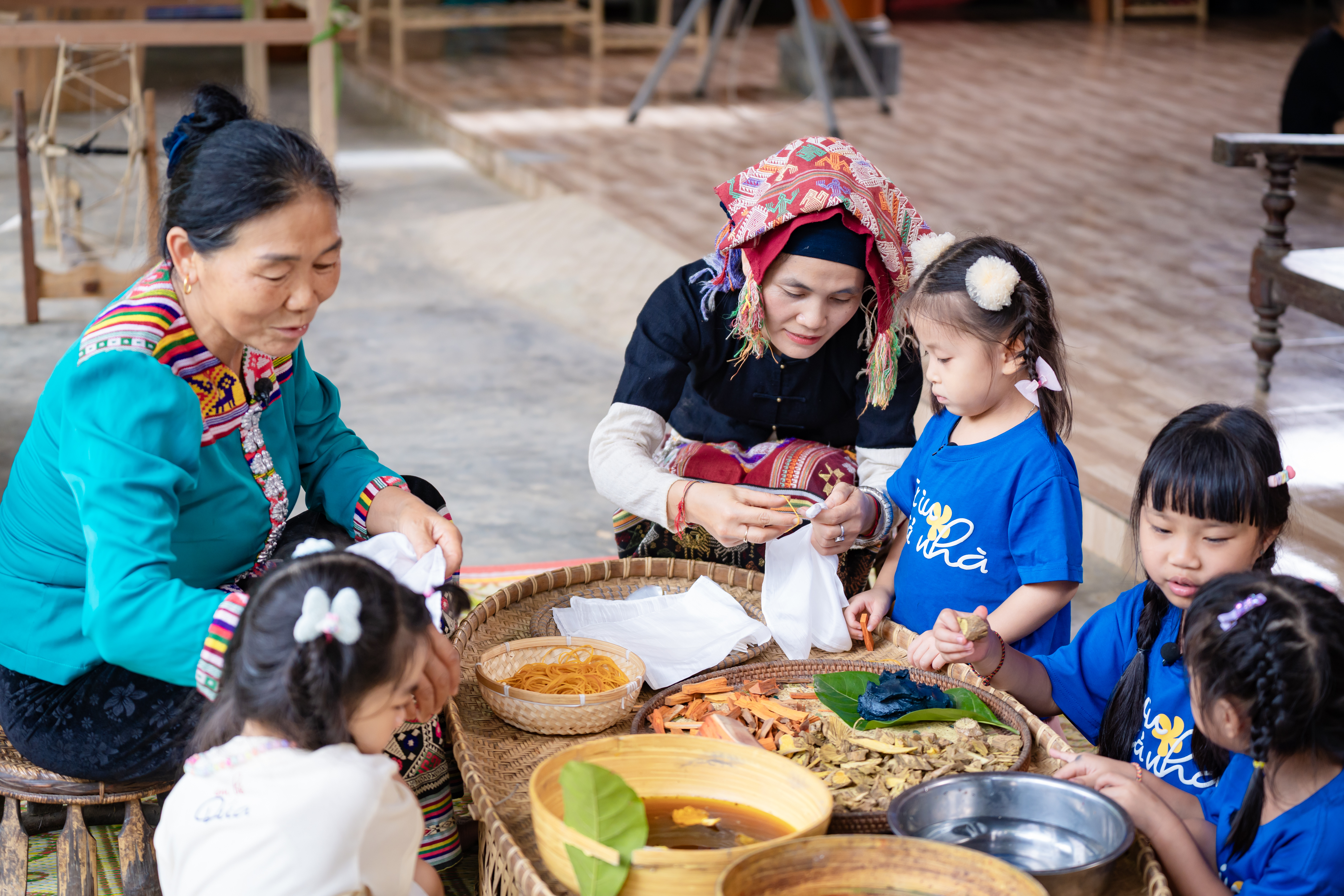 'Bố ơi, mình đi đâu thế?' gợi nhắc trong mỗi người lớn luôn có một đứa trẻ- Ảnh 3.
