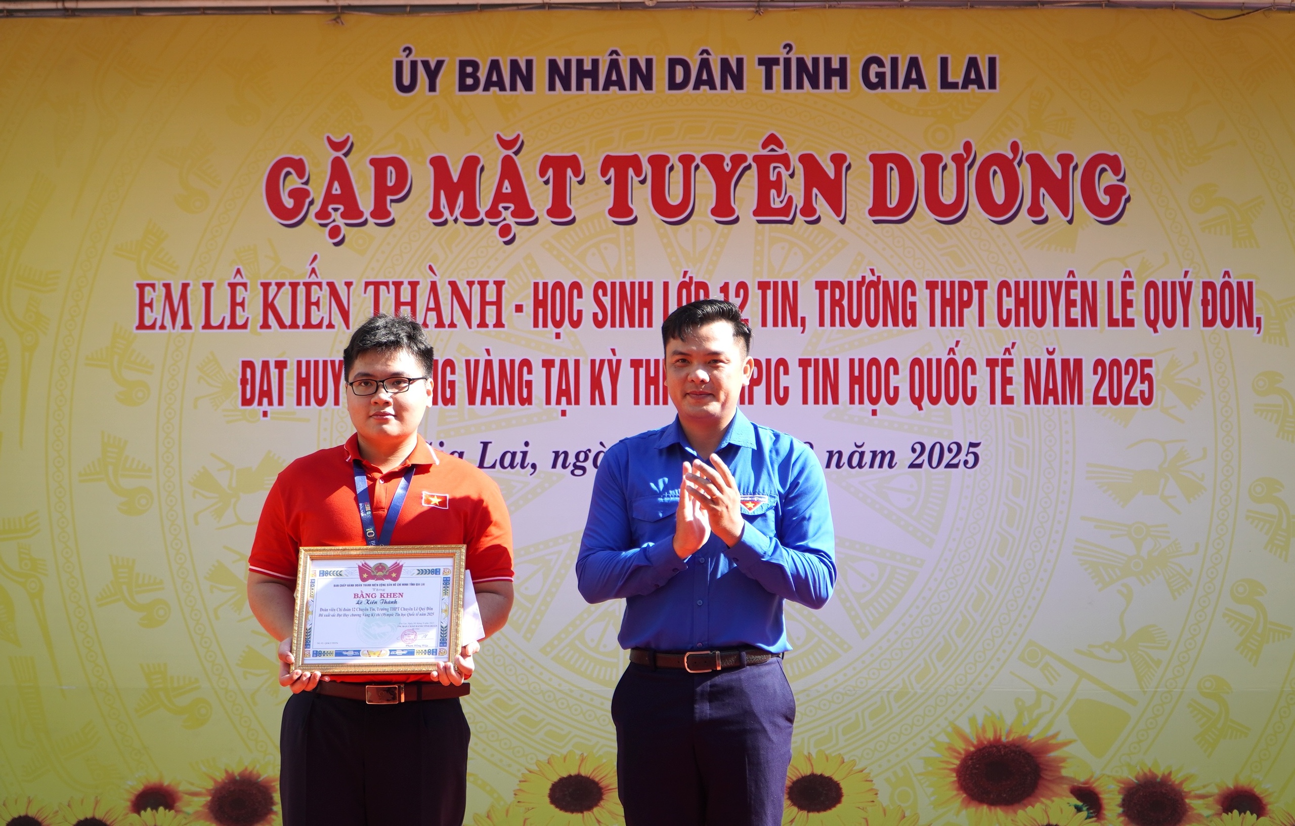 - រូបថត ២. - Ảnh 2.