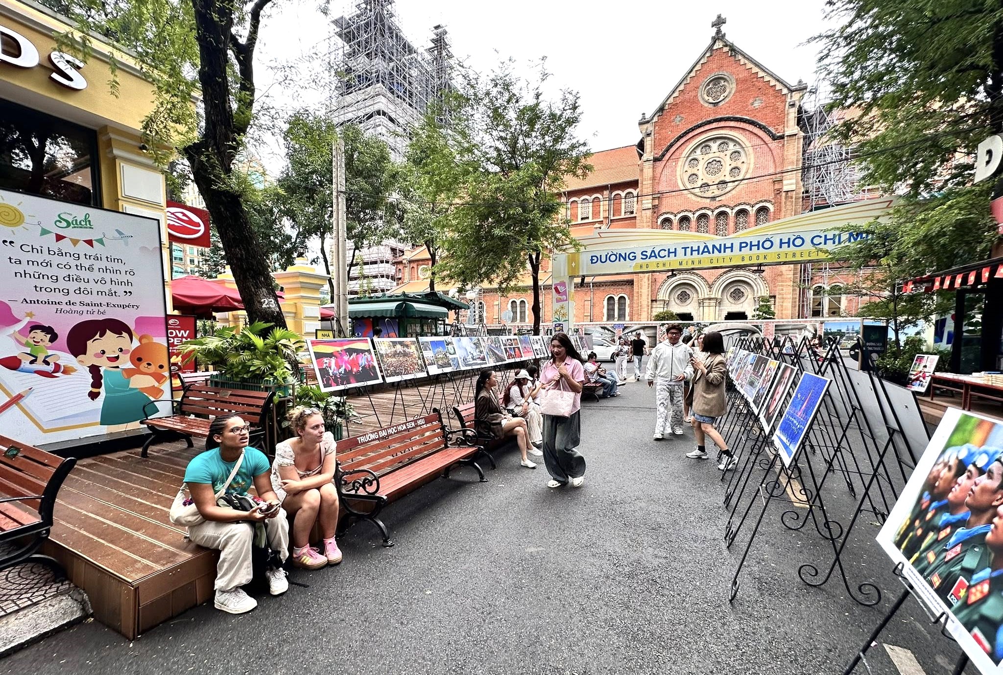 Nhiều hoạt động hấp dẫn trong 'Tuần lễ Doanh nhân và sách' tại 'Gặp gỡ tháng 10' - Ảnh 3.