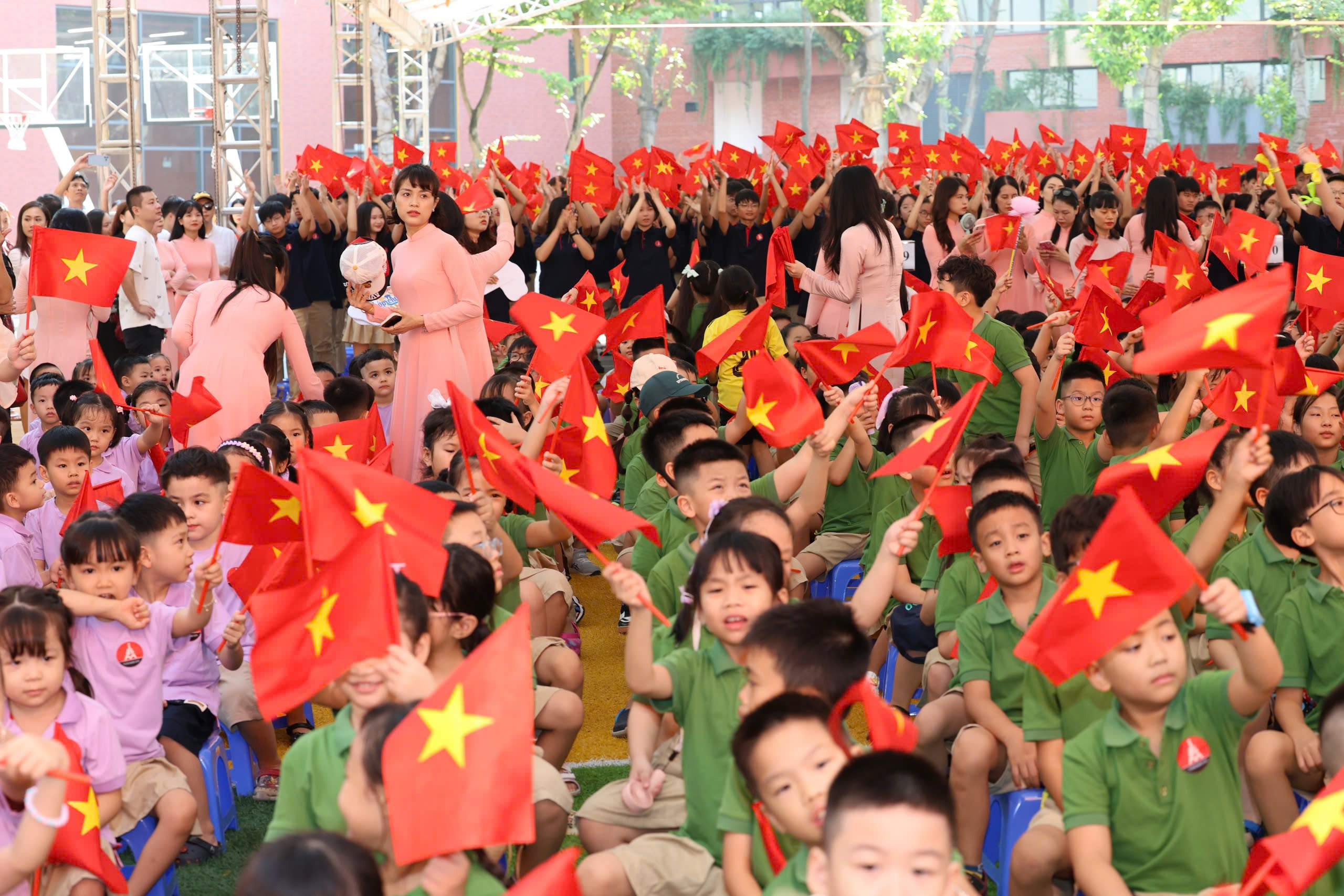 El Ministerio de Educación y Formación tiene previsto organizar una ceremonia de inauguración especial - Foto 1. Bộ GD-ĐT lên kế hoạch tổ chức lễ khai giảng đặc biệt- Ảnh 1.