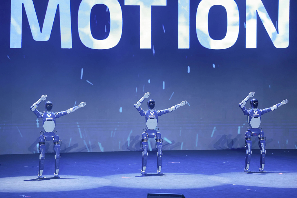 Chủ tịch VinMotion: Dàn robot hình người nhảy múa gây sốt 100% 'make in Vietnam'- Ảnh 4. Chủ tịch VinMotion: Dàn robot hình người nhảy múa gây sốt 100% 'make in Vietnam'- Ảnh 4.