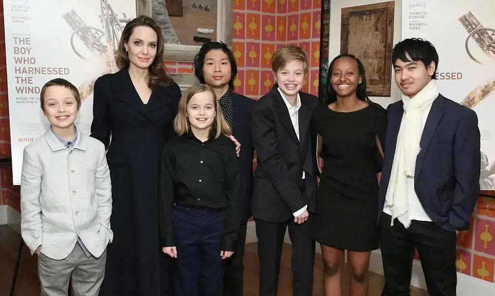 Angelina Jolie dự định bán nhà, chuyển ra nước ngoài sinh sống - Ảnh 2.
