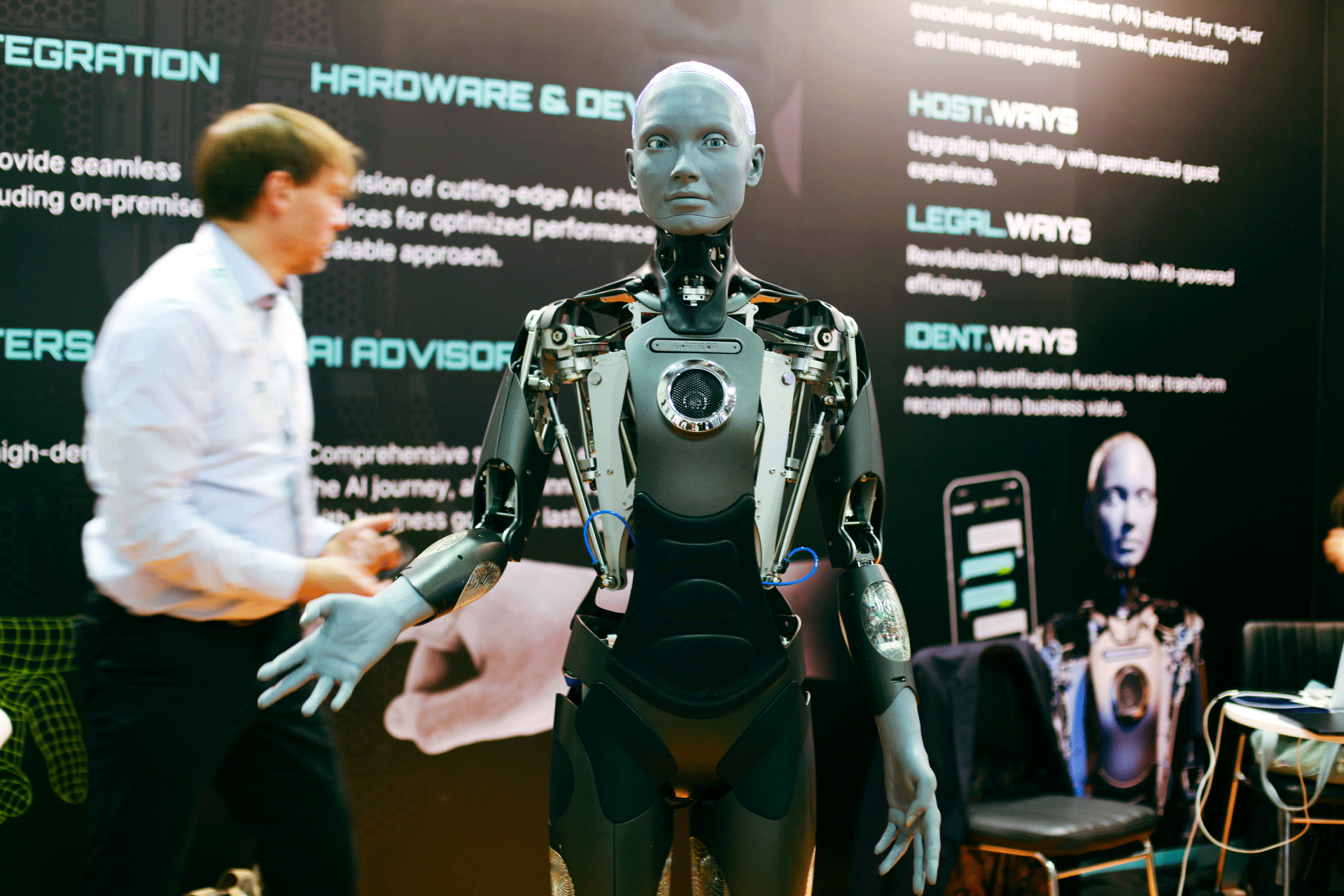 AI là rào cản lớn nhất khiến robot hình người chưa đột phá - Ảnh 2.