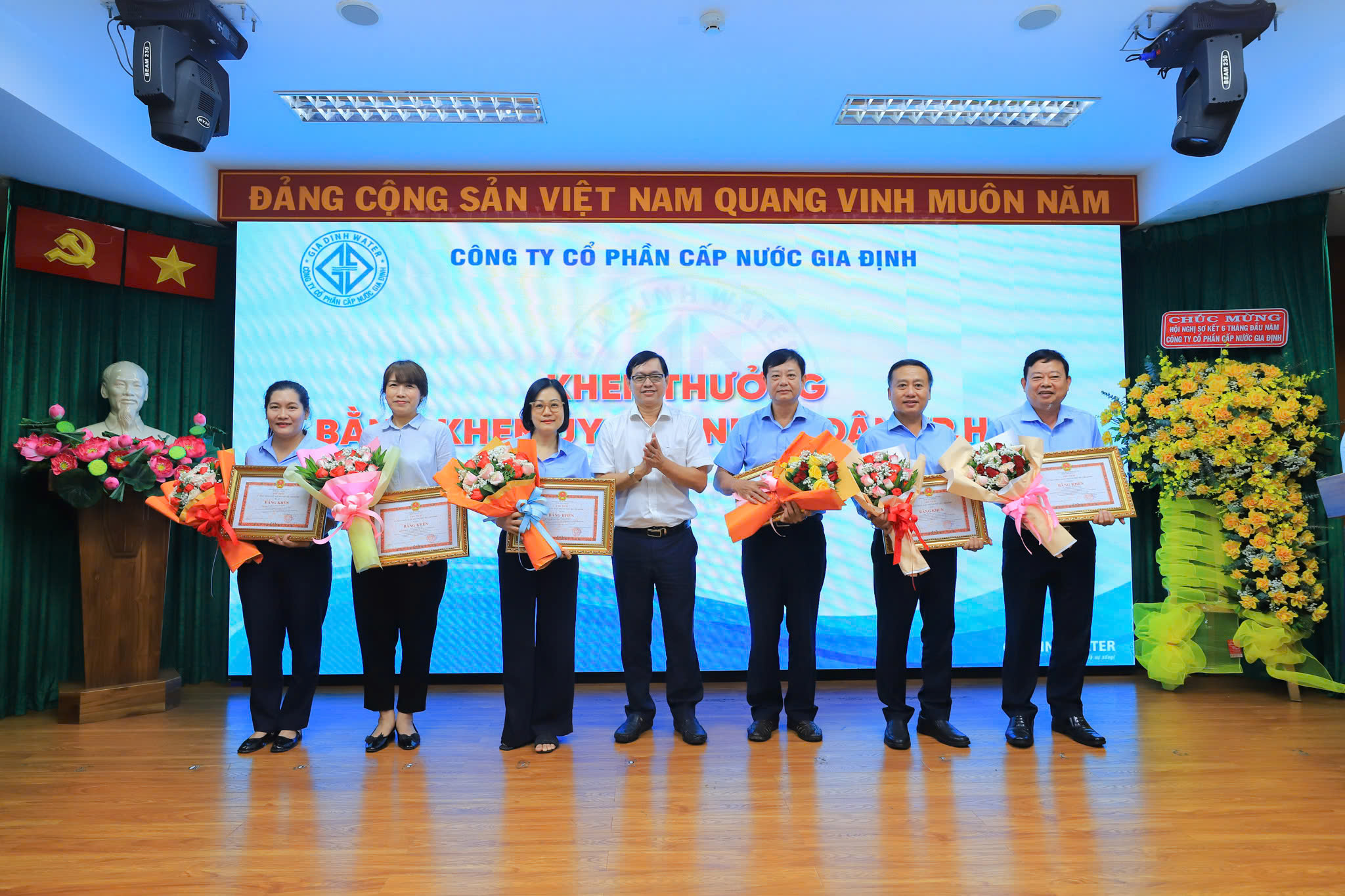 Công ty Cấp nước Gia Định hoàn thành vượt mức nhiều chỉ tiêu 6 tháng đầu 2025 - Ảnh 1.