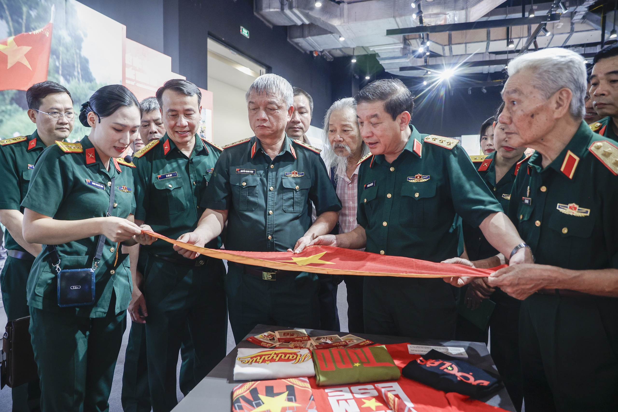 Công nghệ AR tái hiện thời khắc lịch sử hào hùng của dân tộc- Ảnh 3.