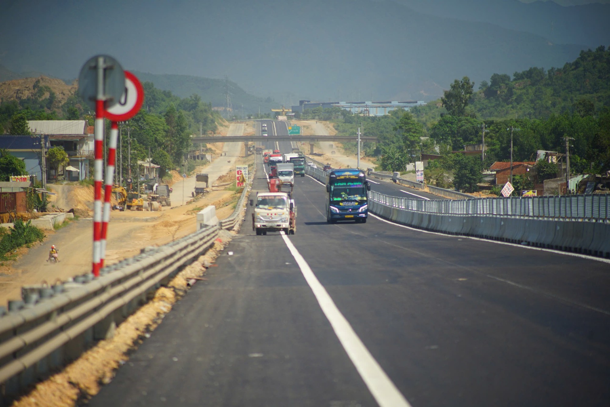 Toàn cảnh cao tốc Hòa Liên – Túy Loan trước ngày thông xe kỹ thuật- Ảnh 2. Toàn cảnh cao tốc Hòa Liên – Túy Loan trước ngày thông xe kỹ thuật- Ảnh 2.