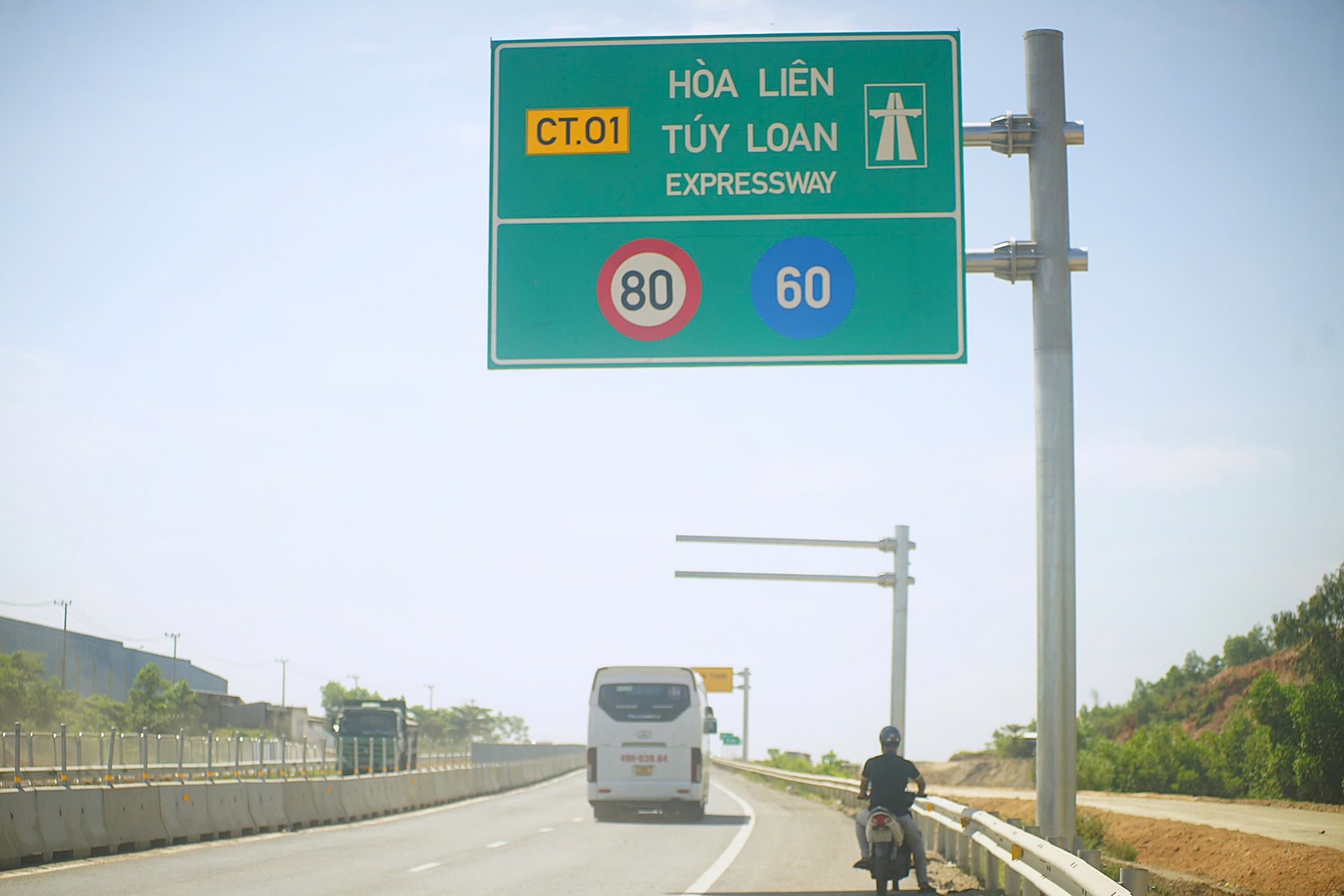 Toàn cảnh cao tốc Hòa Liên – Túy Loan trước ngày thông xe kỹ thuật- Ảnh 4. Toàn cảnh cao tốc Hòa Liên – Túy Loan trước ngày thông xe kỹ thuật- Ảnh 4.