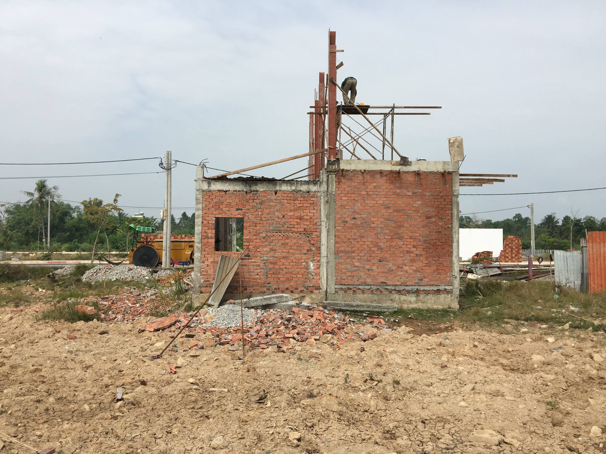 Thủ tướng yêu cầu nghiên cứu mở rộng thí điểm miễn giấy phép xây dựng- Ảnh 1.