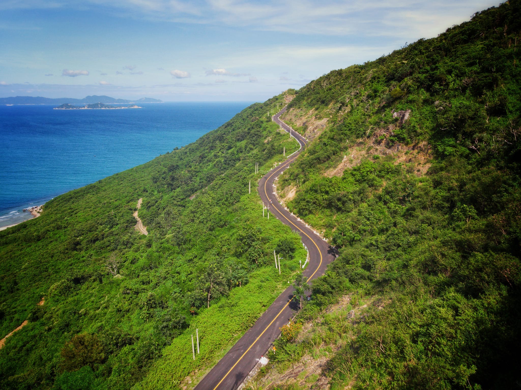 ໝູ່ບ້ານແຄມທະເລທີ່ສວຍງາມ: ບ້ານ 'ສີ່ແຍກ' ຢູ່ຕີນພູ - ພາບ 7. Những ngôi làng tuyệt đẹp ven biển: Làng 'bốn không' dưới chân Hòn Hèo- Ảnh 7.