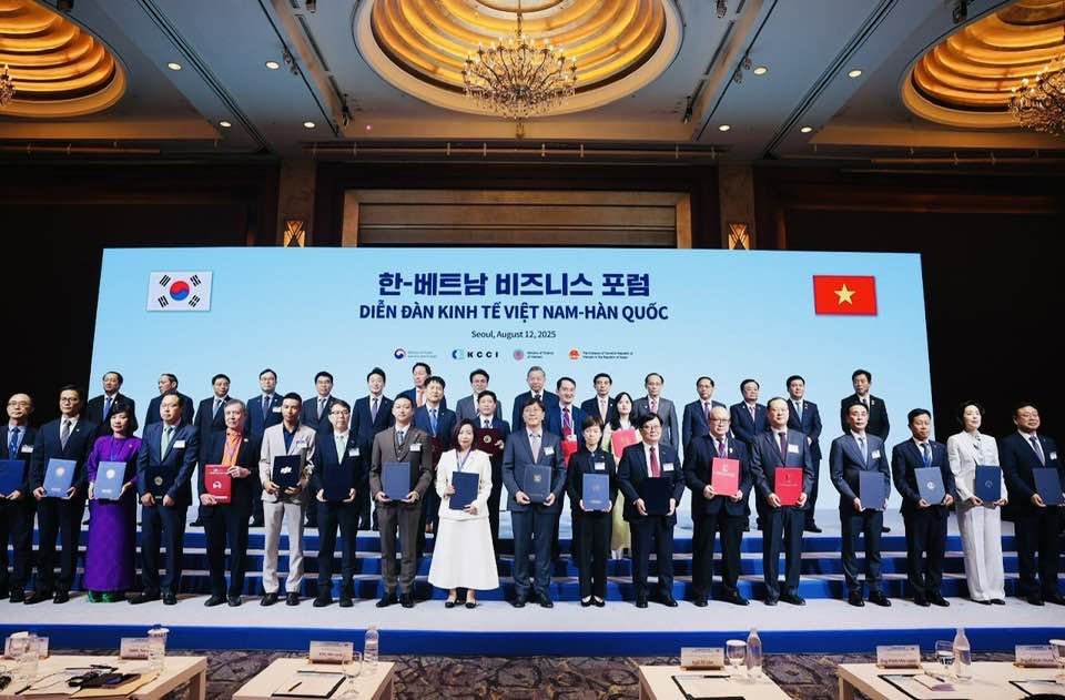ĐH Duy Tân và ĐH Quốc gia Chungbuk hợp tác về AI, Bán dẫn và Công nghệ - Ảnh 1. ĐH Duy Tân và ĐH Quốc gia Chungbuk hợp tác về AI, Bán dẫn và Công nghệ - Ảnh 1.
