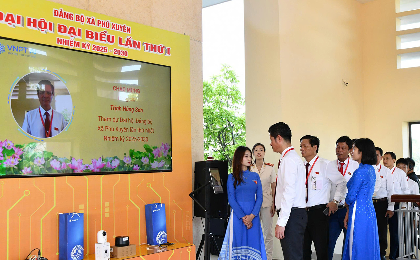 Trung tâm điều hành xã thông minh của VNPT: Đột phá chuyển đổi số cấp cơ sở - Ảnh 1.