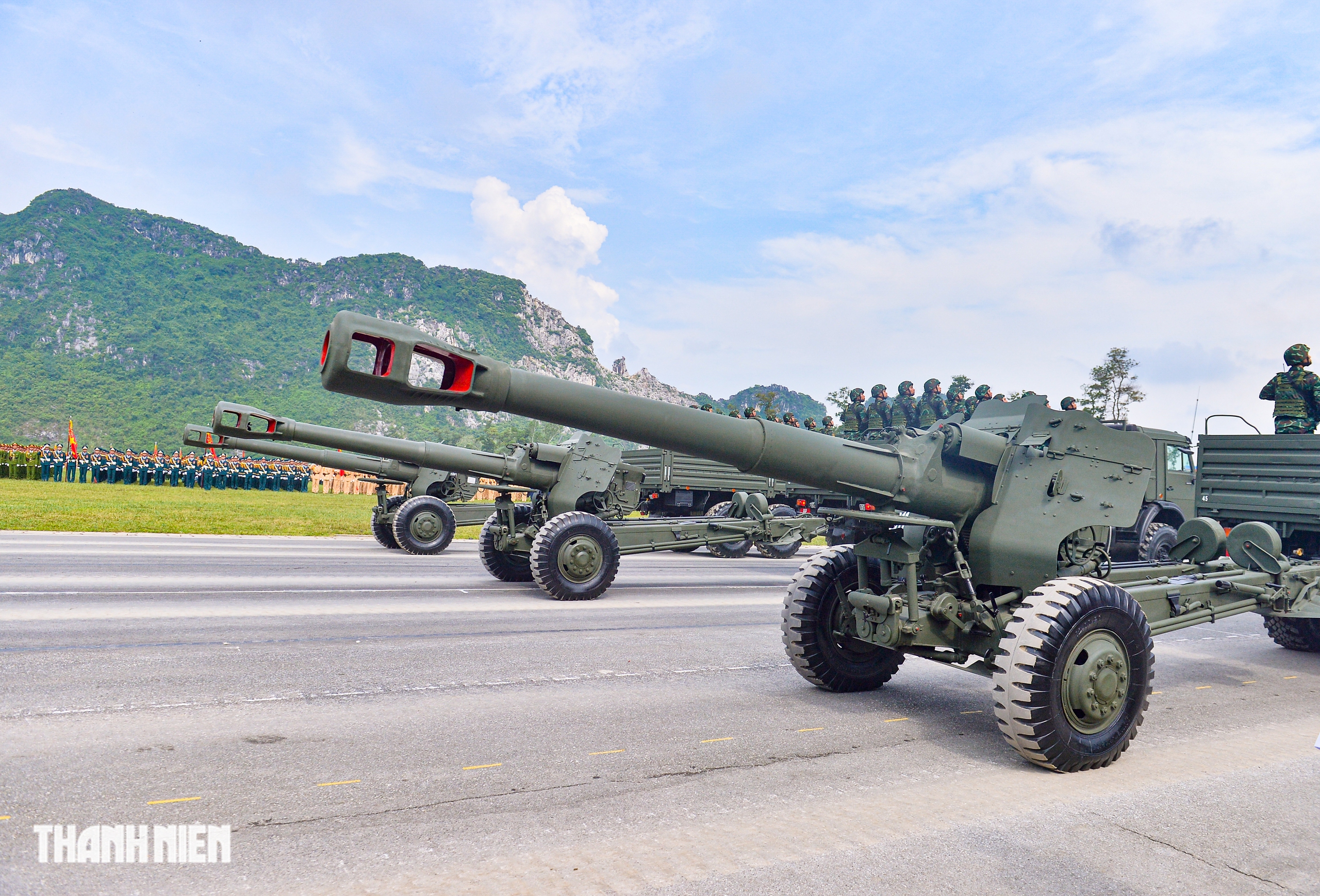 Ngắm xe tăng hiện đại nhất thế giới, UAV cảm tử tại tổng hợp luyện diễu binh- Ảnh 10.