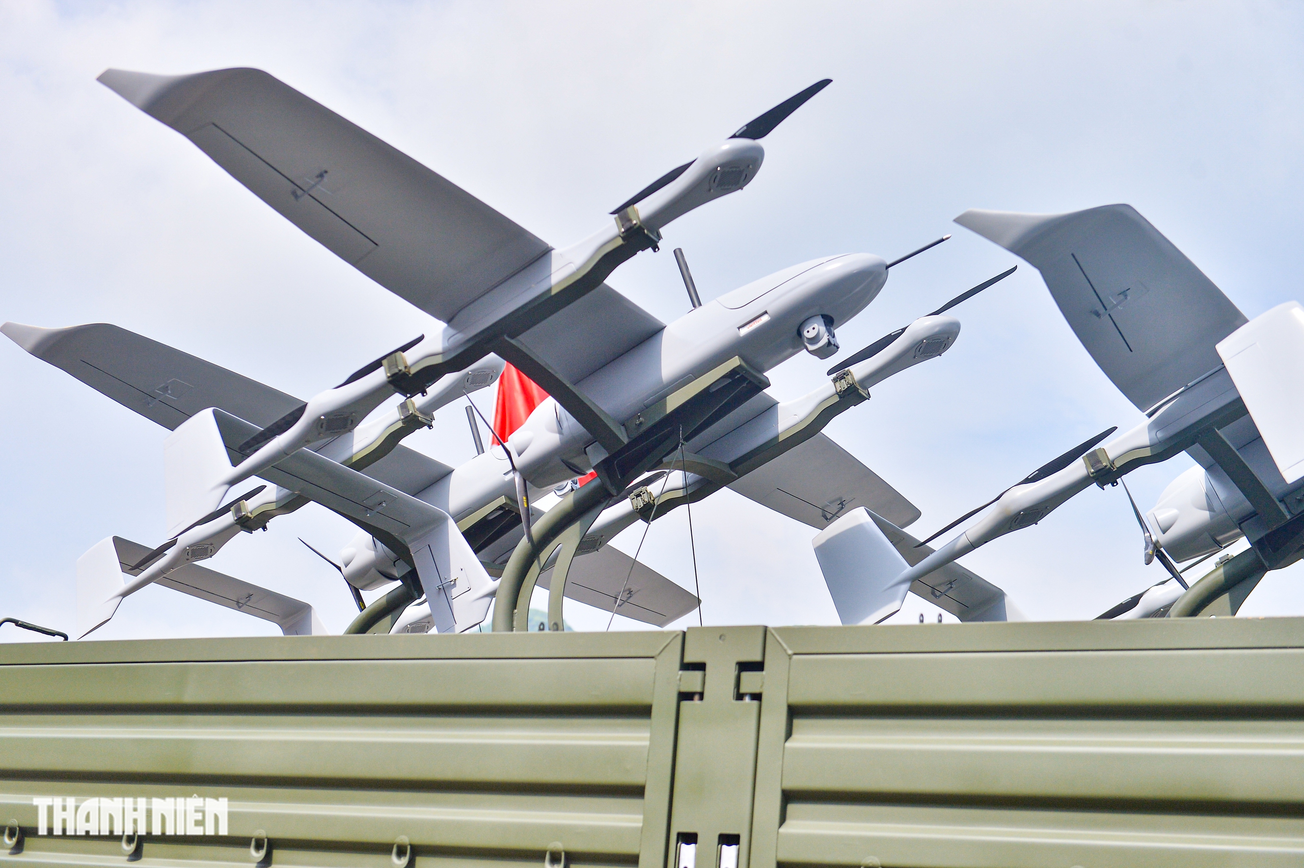 Ngắm xe tăng hiện đại nhất thế giới, UAV cảm tử tại tổng hợp luyện diễu binh- Ảnh 15.