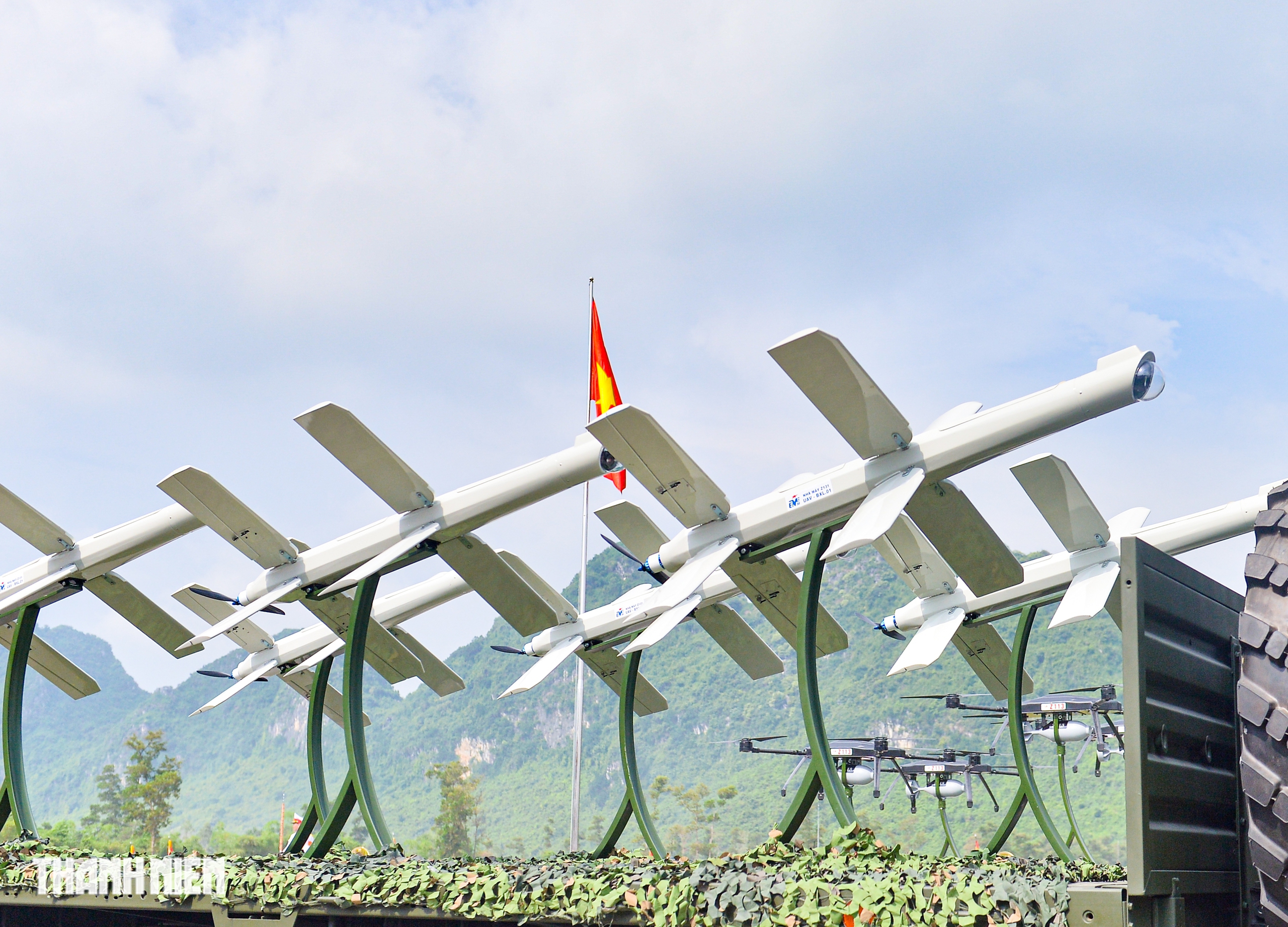 Ngắm xe tăng hiện đại nhất thế giới, UAV cảm tử tại tổng hợp luyện diễu binh- Ảnh 17.