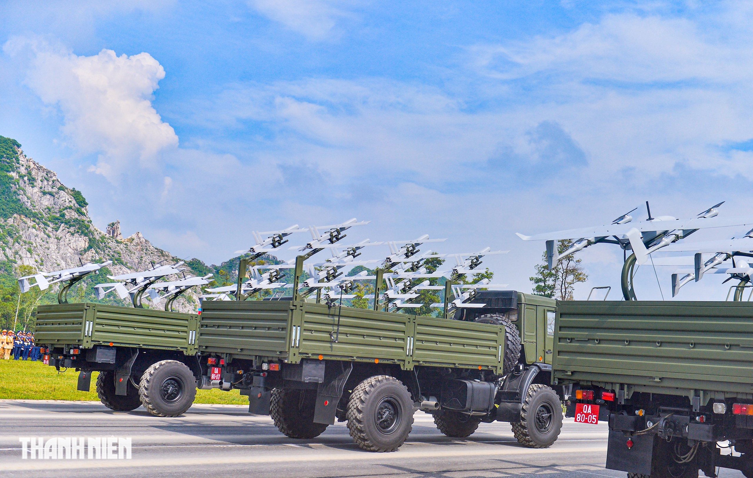 Ngắm xe tăng hiện đại nhất thế giới, UAV cảm tử tại tổng hợp luyện diễu binh- Ảnh 16.