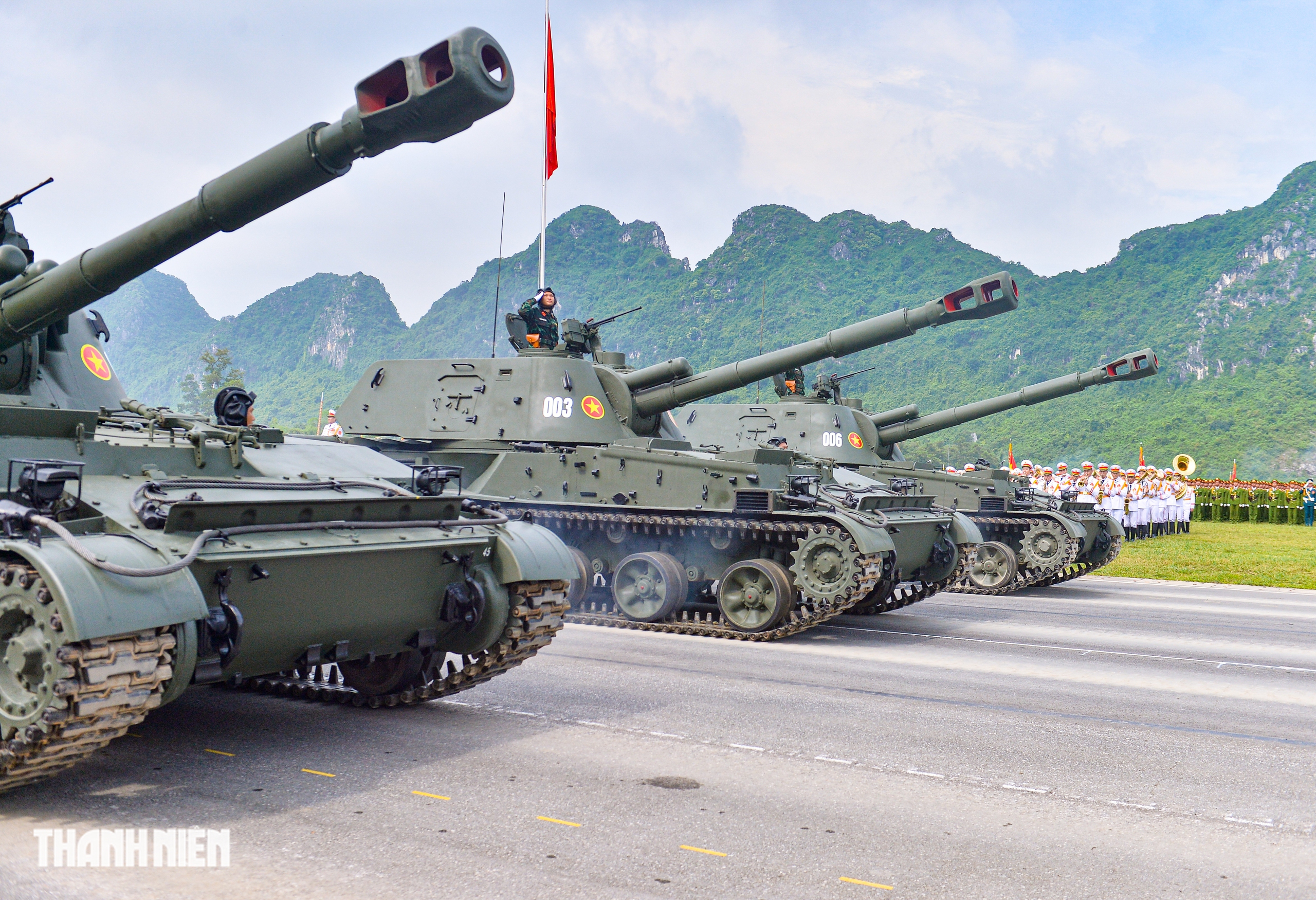 Ngắm xe tăng hiện đại nhất thế giới, UAV cảm tử tại tổng hợp luyện diễu binh- Ảnh 9.