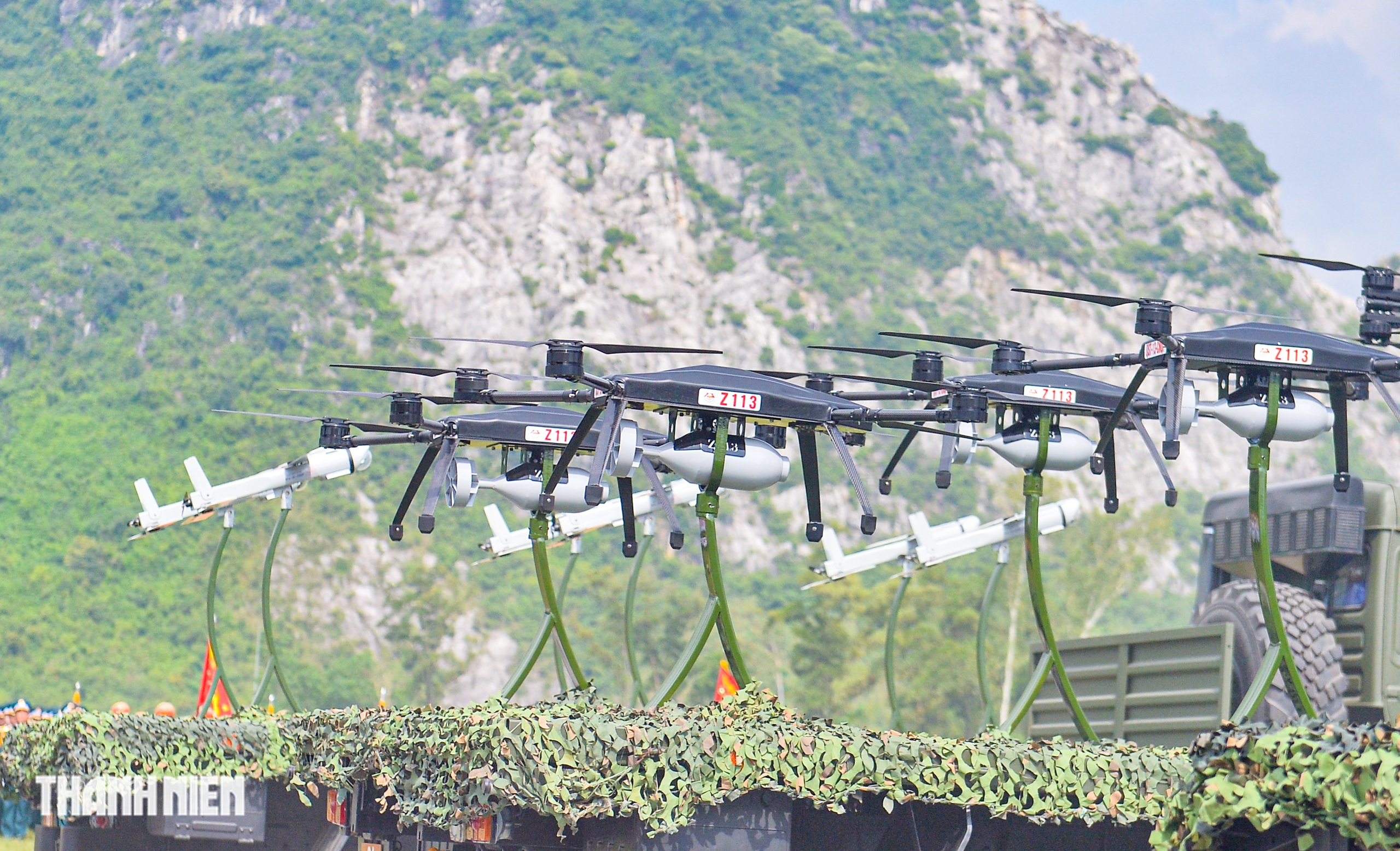 Ngắm xe tăng hiện đại nhất thế giới, UAV cảm tử tại tổng hợp luyện diễu binh- Ảnh 18.