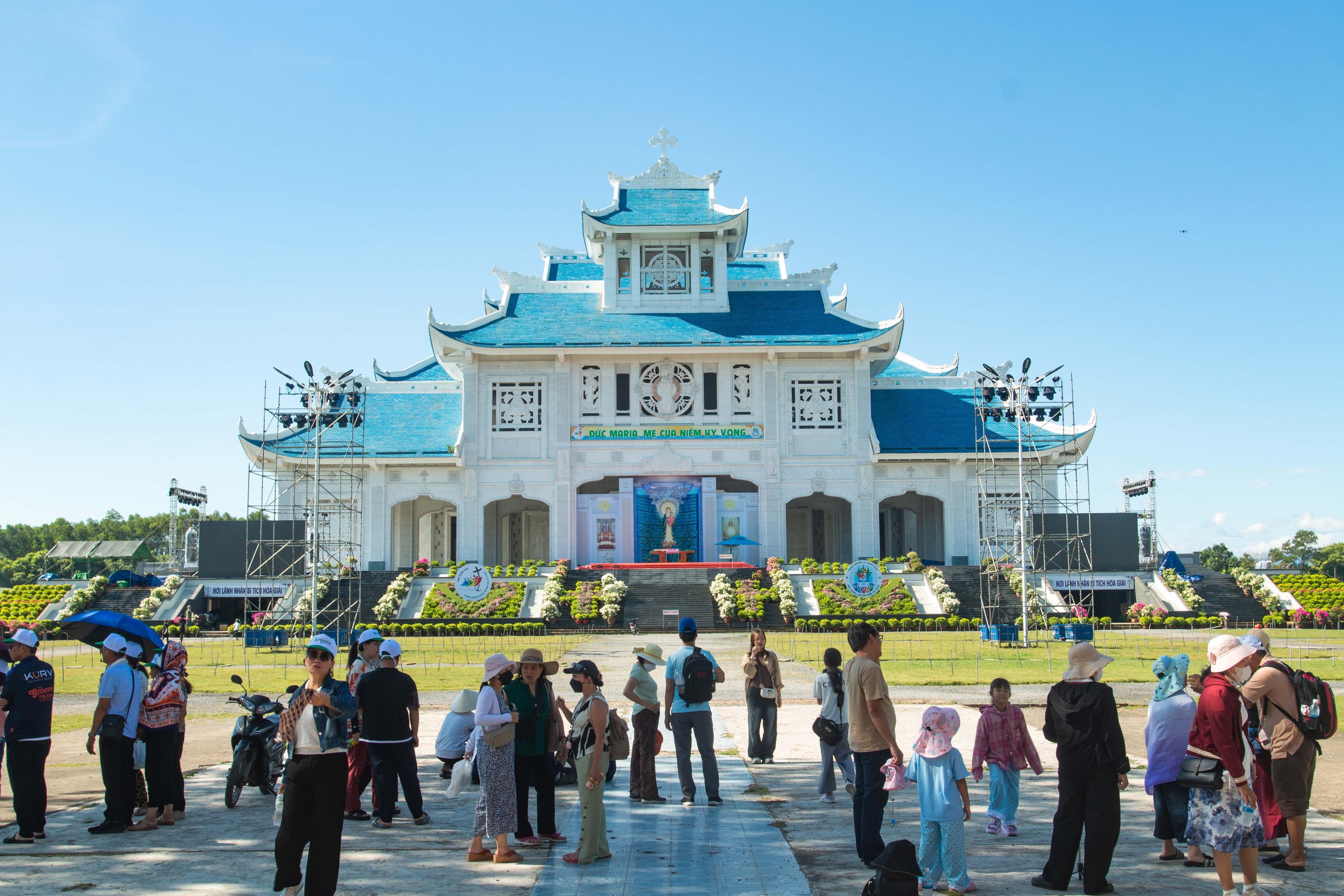 Tháng 8: La Vang trang nghiêm, lộng lẫy đón tín hữu cả nước về hành hương - Ảnh 1. Tháng 8: La Vang trang nghiêm, lộng lẫy đón tín hữu cả nước về hành hương - Ảnh 1.