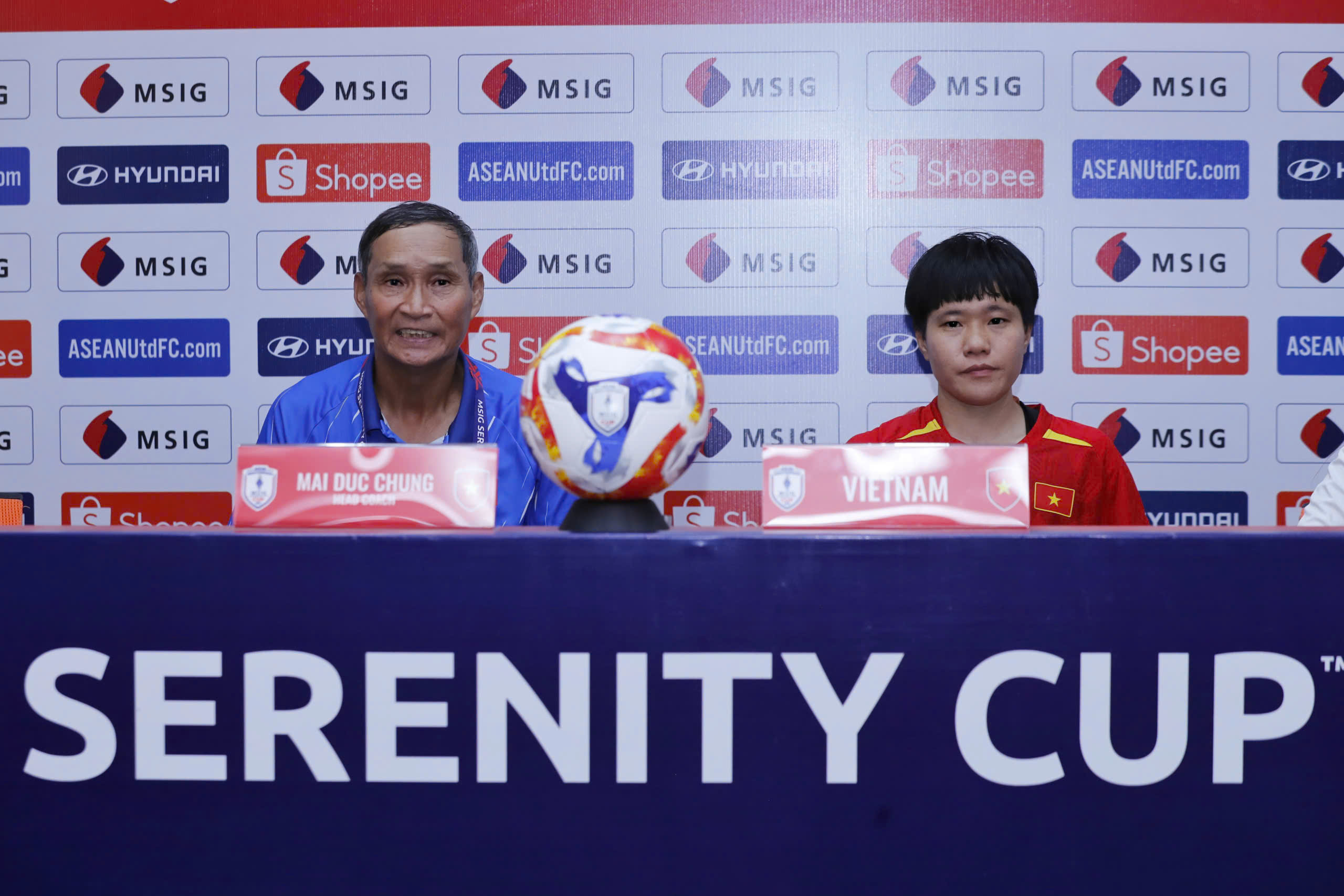 Jak koupit vstupenky na fandění vietnamskému ženskému týmu v semifinále AFF Cupu, kolik stojí? - Foto 3. Mua vé cổ vũ đội tuyển nữ Việt Nam đấu bán kết AFF Cup thế nào, giá bao nhiêu?- Ảnh 3.
