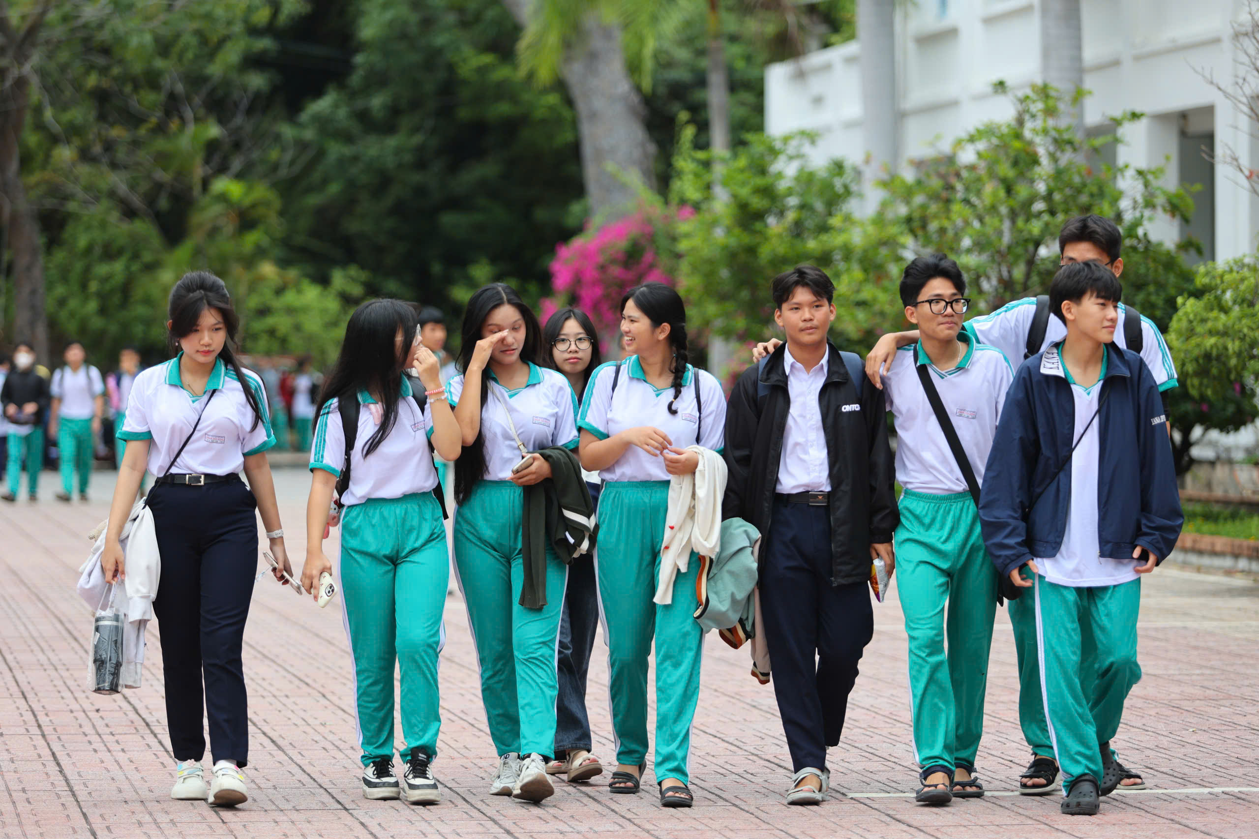 Khánh hòa điều chỉnh đồng phục học sinh cho năm học 2025 - 2026 - Ảnh 2. Khánh hòa điều chỉnh đồng phục học sinh cho năm học 2025 - 2026 - Ảnh 2.