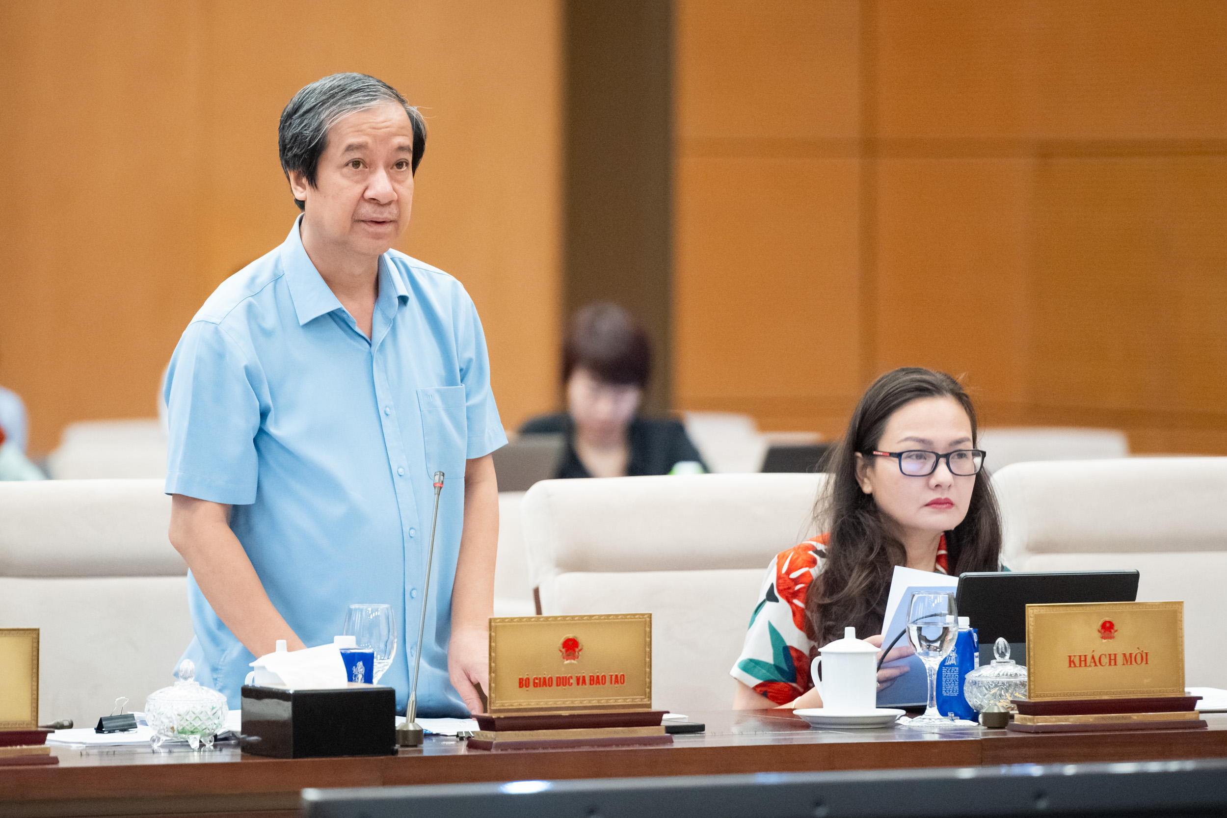 Đề nghị có bộ sách giáo khoa dùng chung, từng bước miễn phí cho học sinh- Ảnh 3. Đề nghị có bộ sách giáo khoa dùng chung, từng bước miễn phí cho học sinh- Ảnh 3.